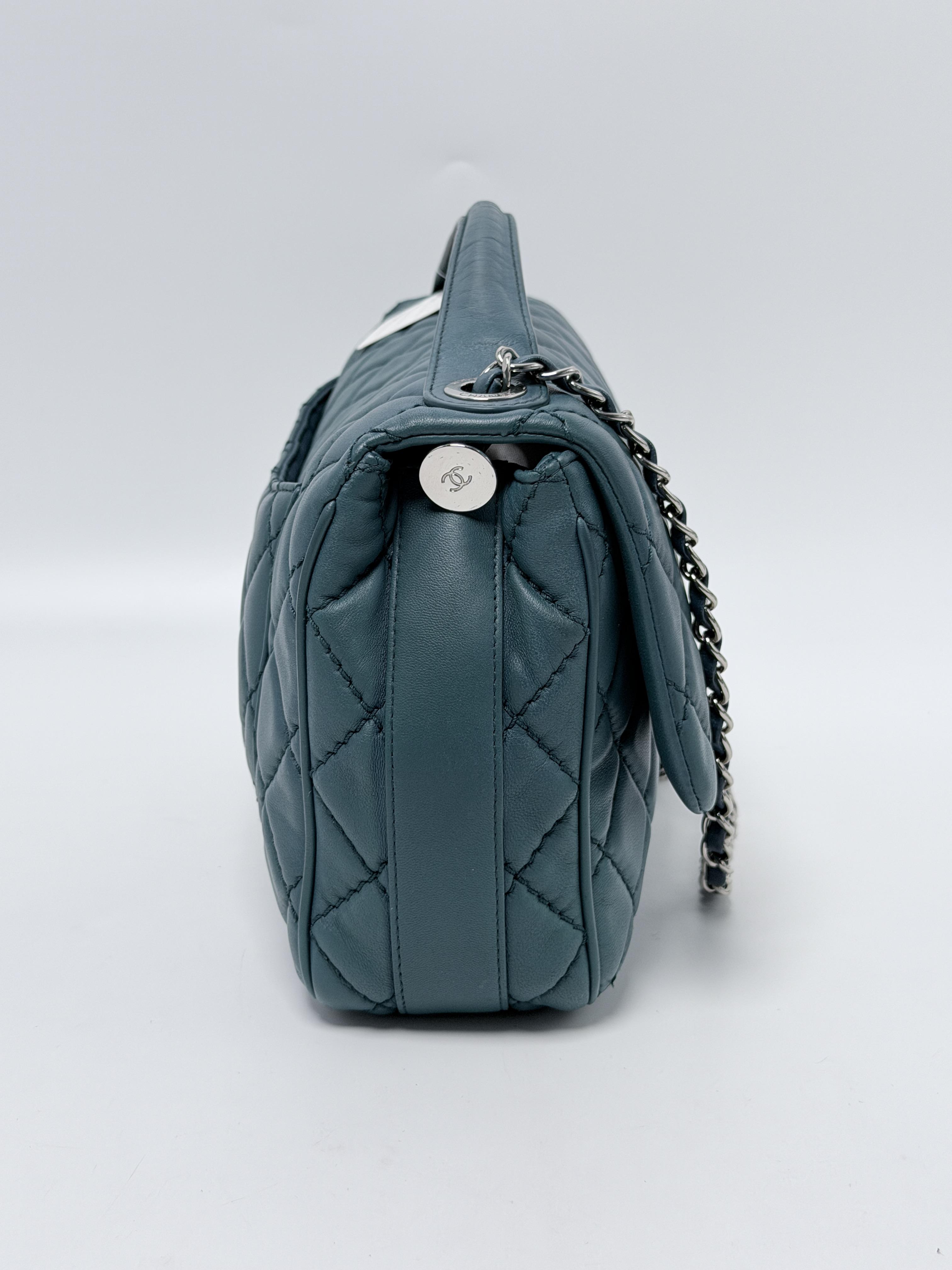 Interlocking CC Citizen Flap Bag Teal Green Shoulder Handbag JA1324CC