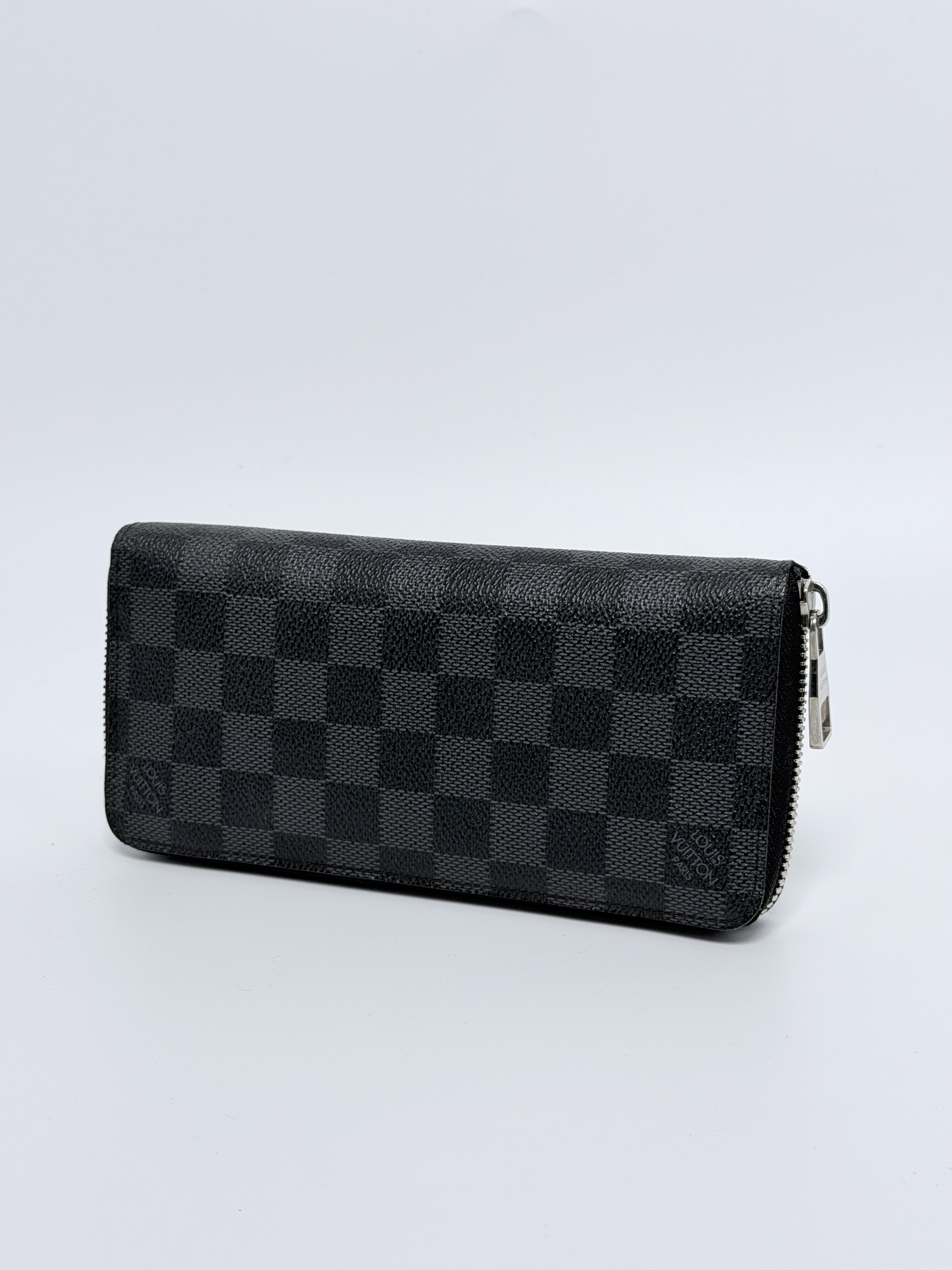 Damier Graphite Zippy Horizontal Authentic JC060LV