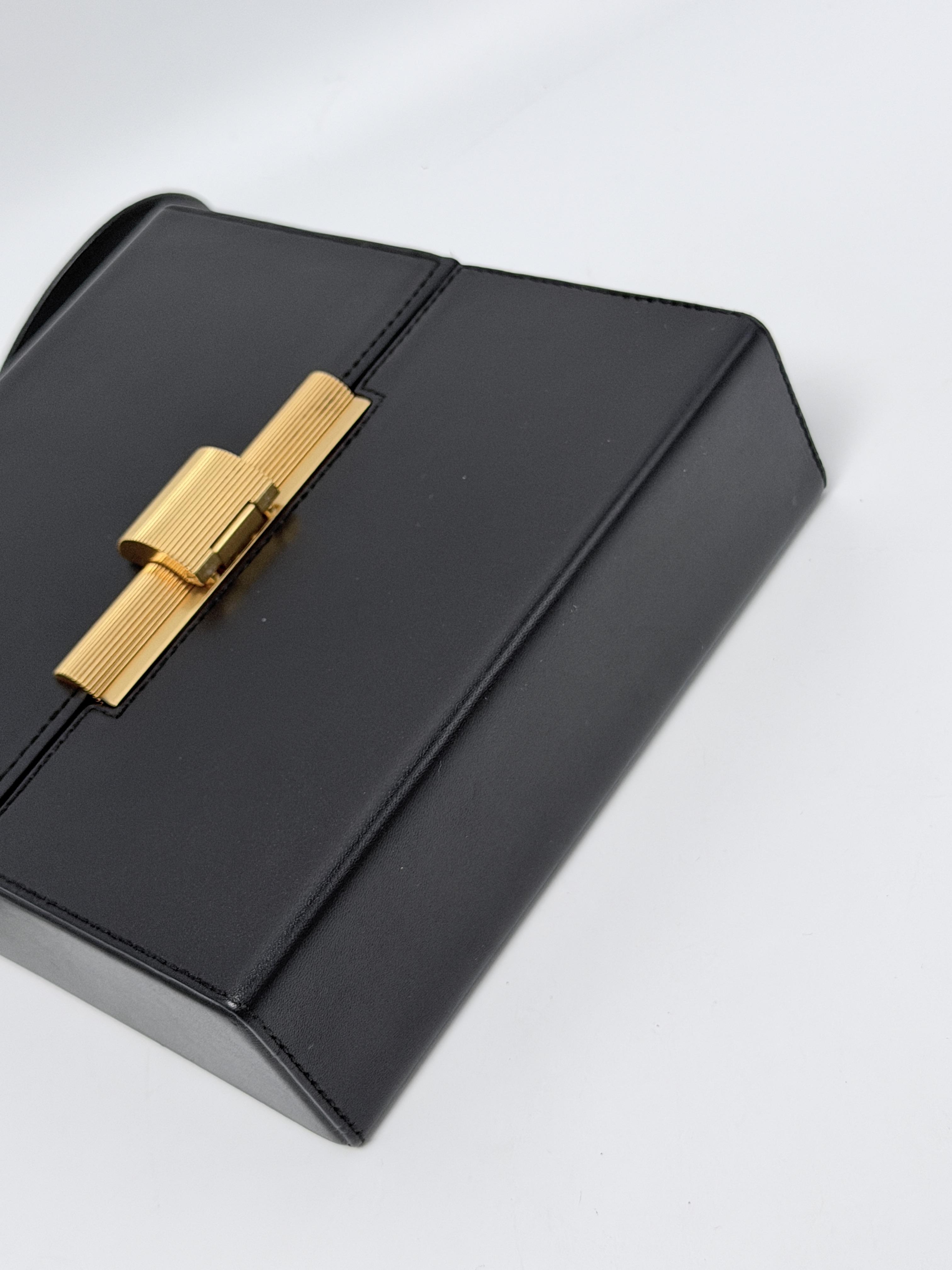Black Daisey Box Shoulder Crossbody Bag JD1405BV