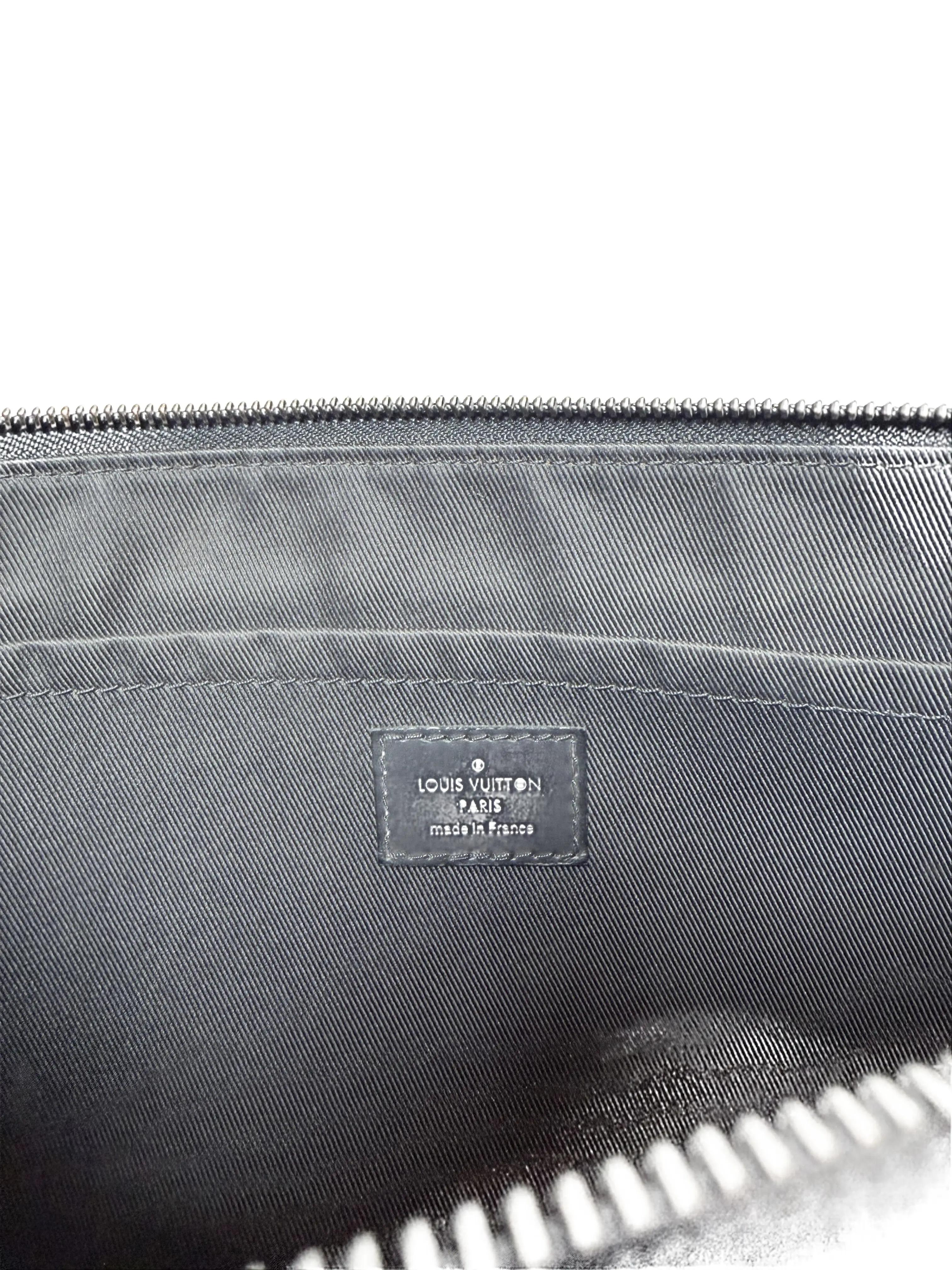 Pre-owned Louis Vuitton Canvas Clutches & Wristlets Authentic Monogram Eclipse Discovery Pochette GM M62291 Black/Grey Clutch Bag with Cowhide Trim & Top Zip Closure