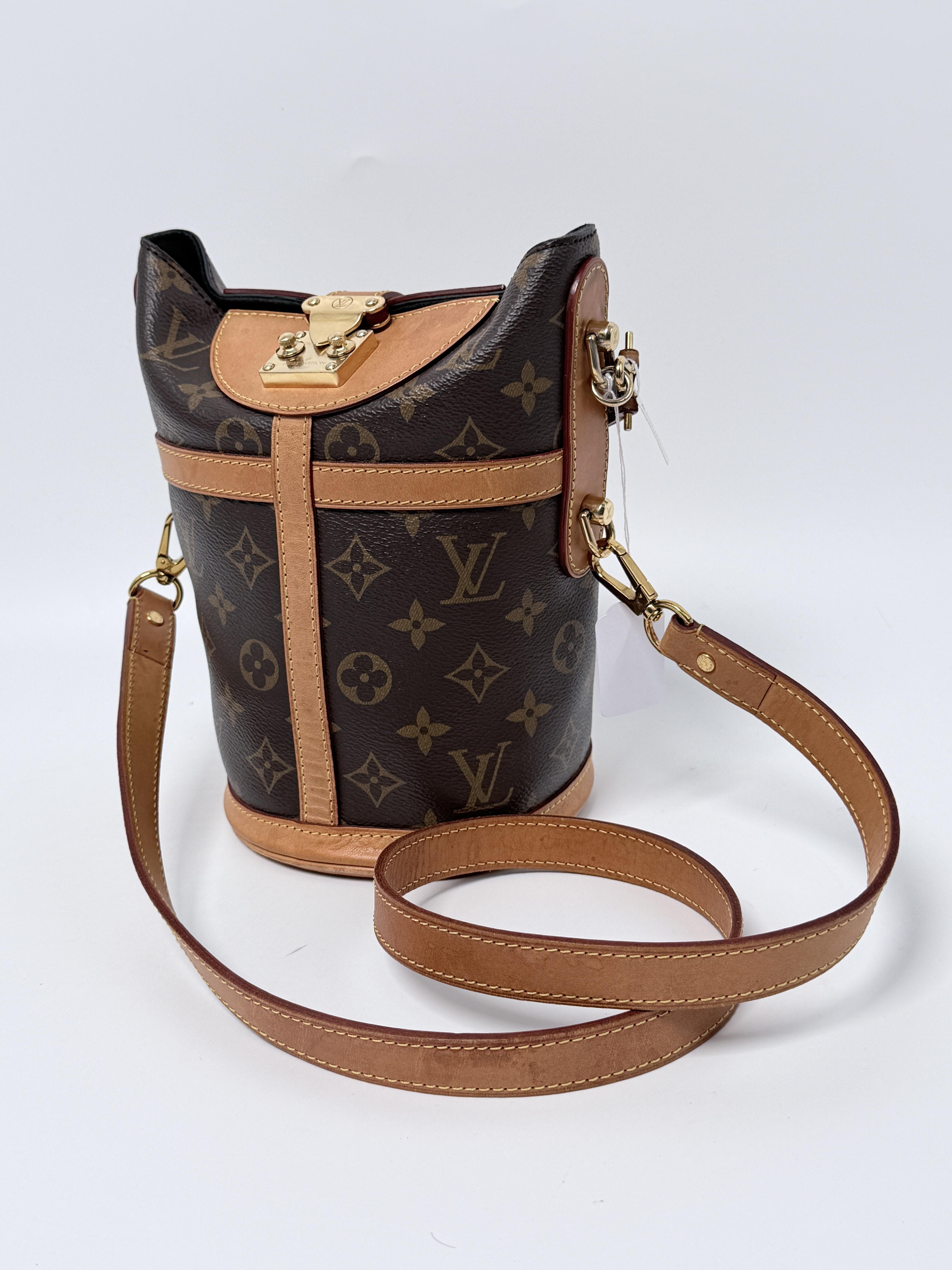 Pre-owned Louis Vuitton Canvas Crossbody Bags Monogram Duffle Bag Crossbody Handbag LV376FEI