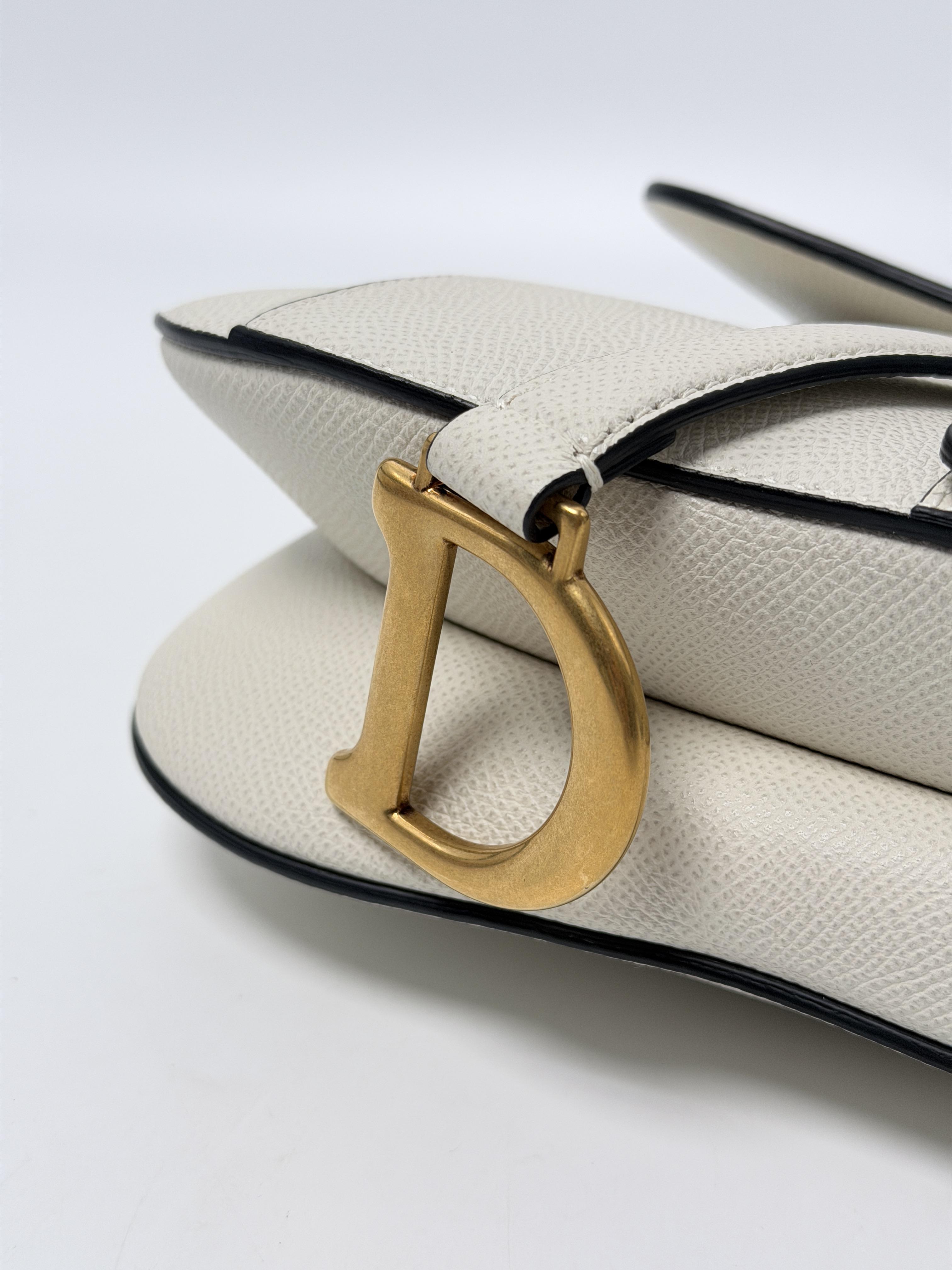 Christian Off White Grained Medium Saddle Shoulder Bag Hobo Handbag P035CD