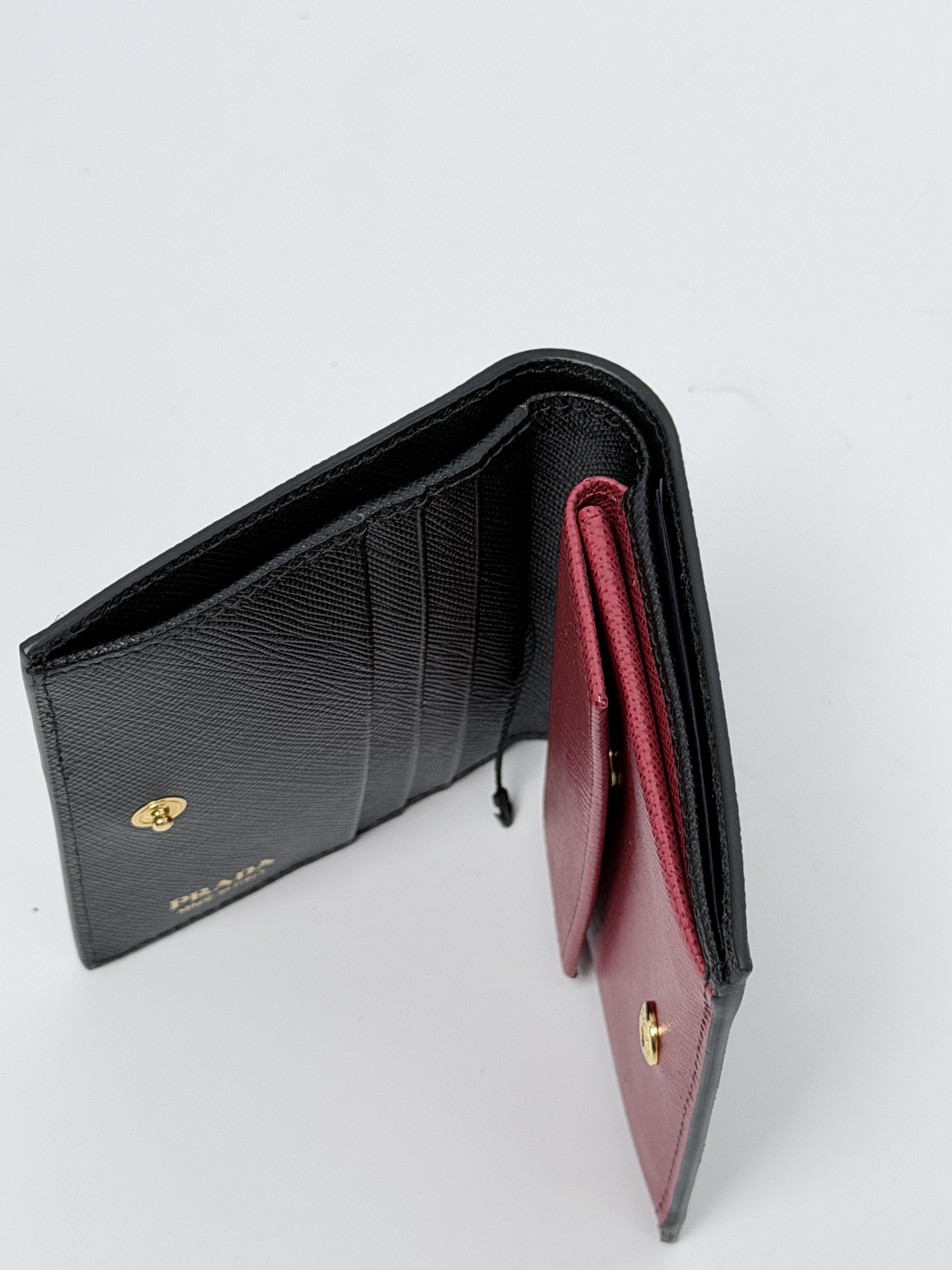 Robot Badge Saffiano Compact Bifold Wallet Black Red Heel JD1358PR