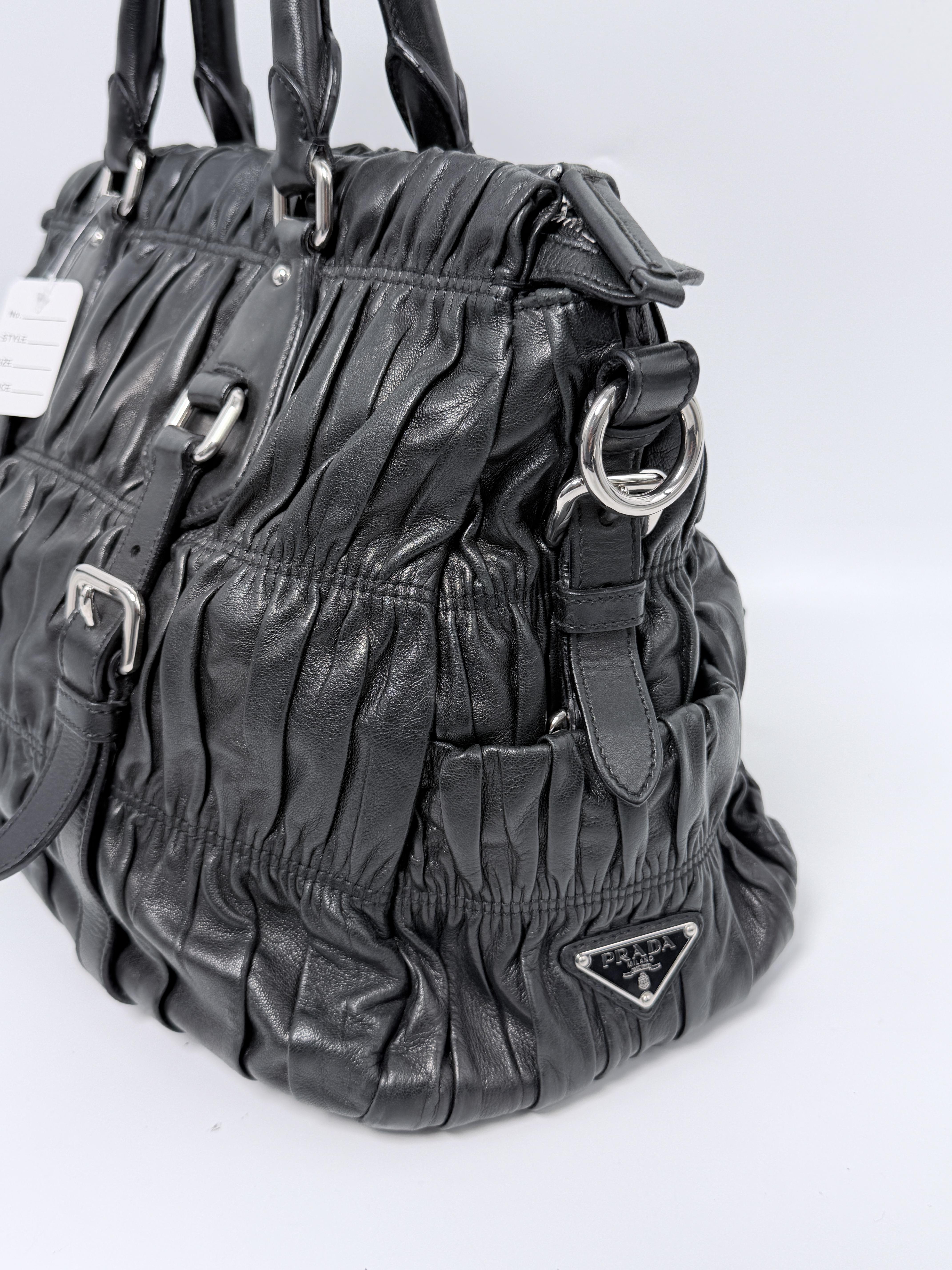 Pre-owned PRADA leather Tote Bags Nappa Gaufre Ruched Satchel Shoulder Tote Bag Black JA980PR