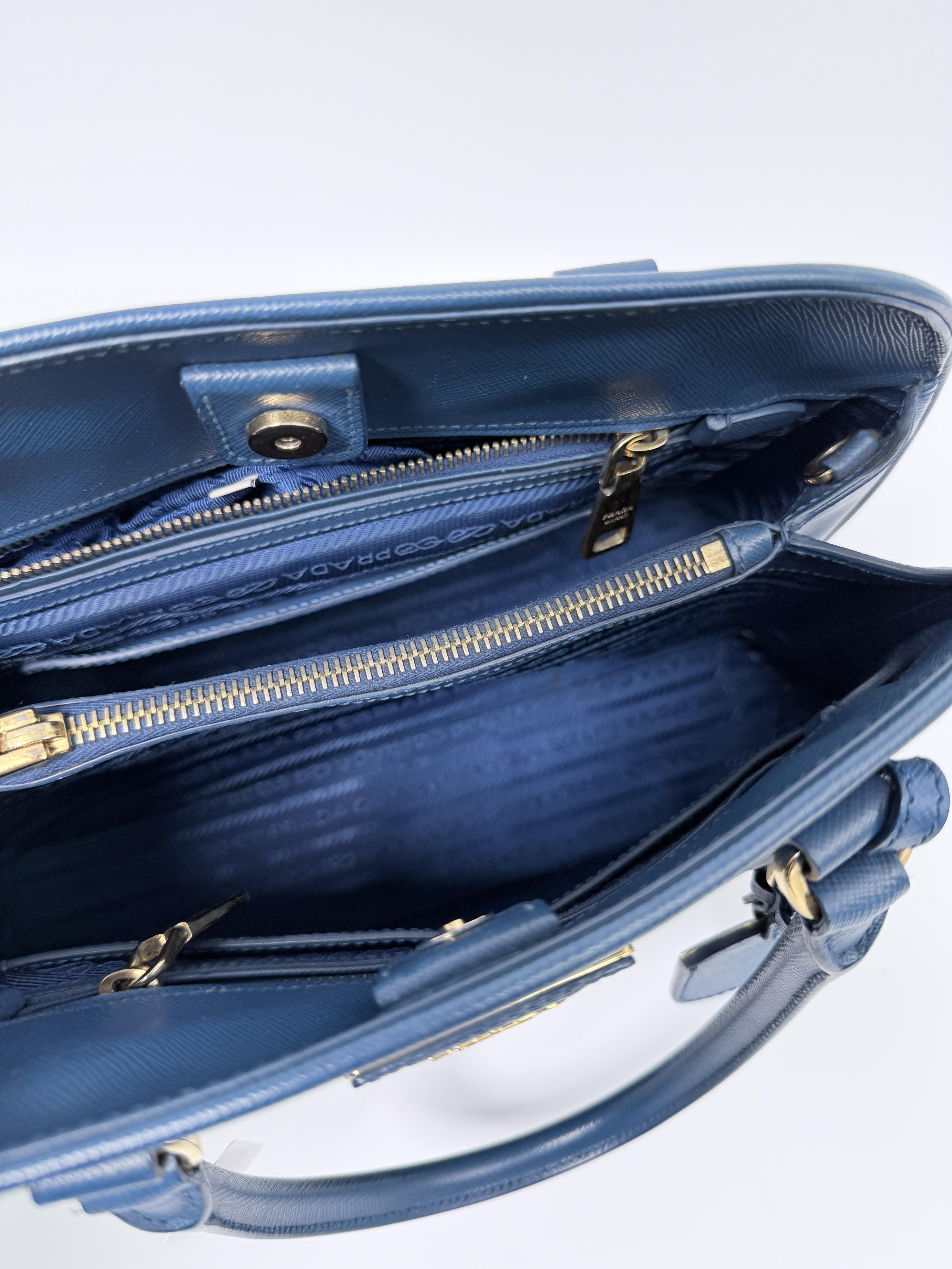Pre-owned PRADA leather Shoulder Bags Baltico Blue Saffiano Promenade Dome Top Handle Bag Medium JE400PD