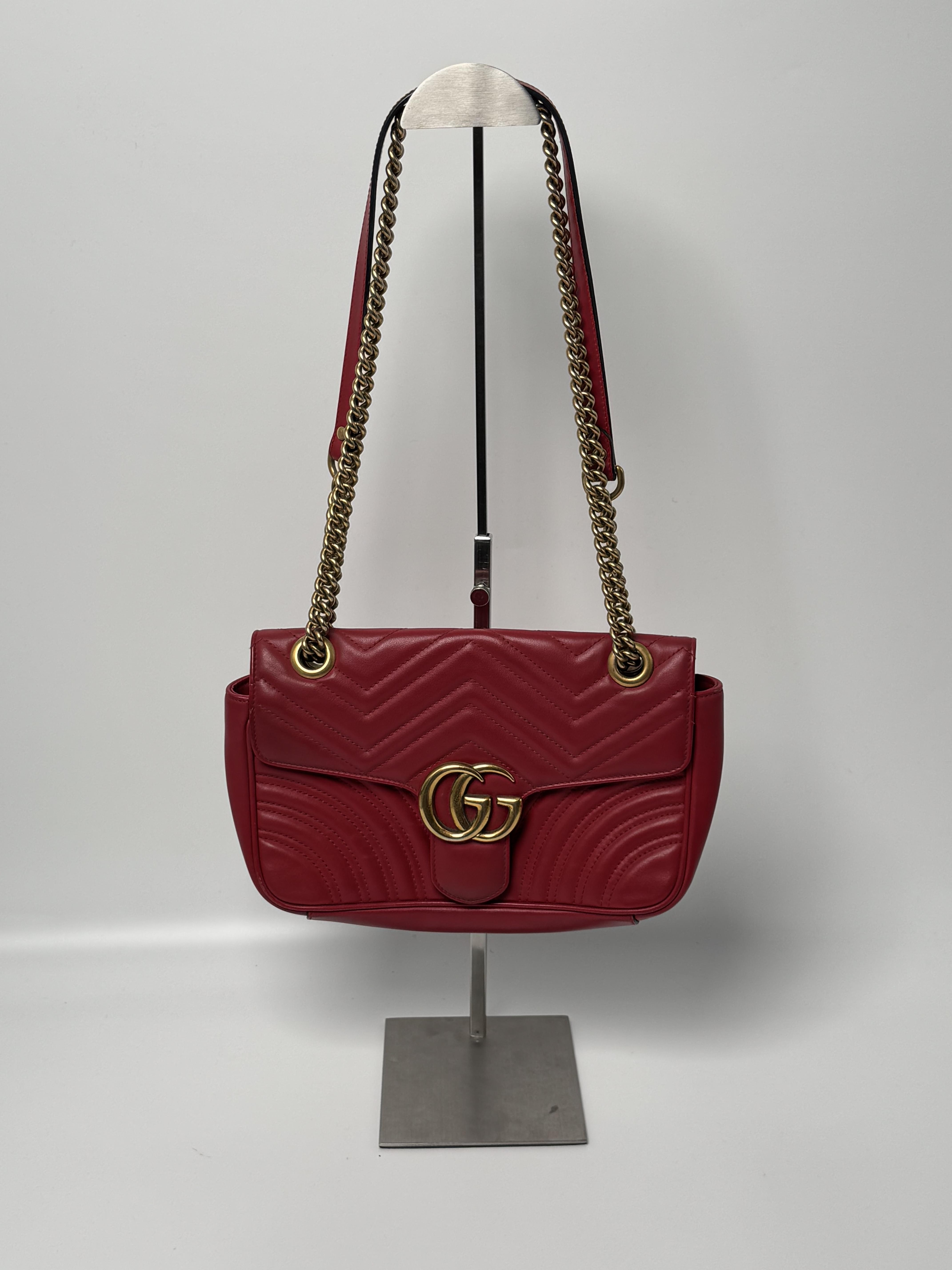 Pre-owned GUCCI GG leather Crossbody Bags Marmont Matelassé Medium Shoulder / Crossbody Bag Hibiscus Red ZS013GG