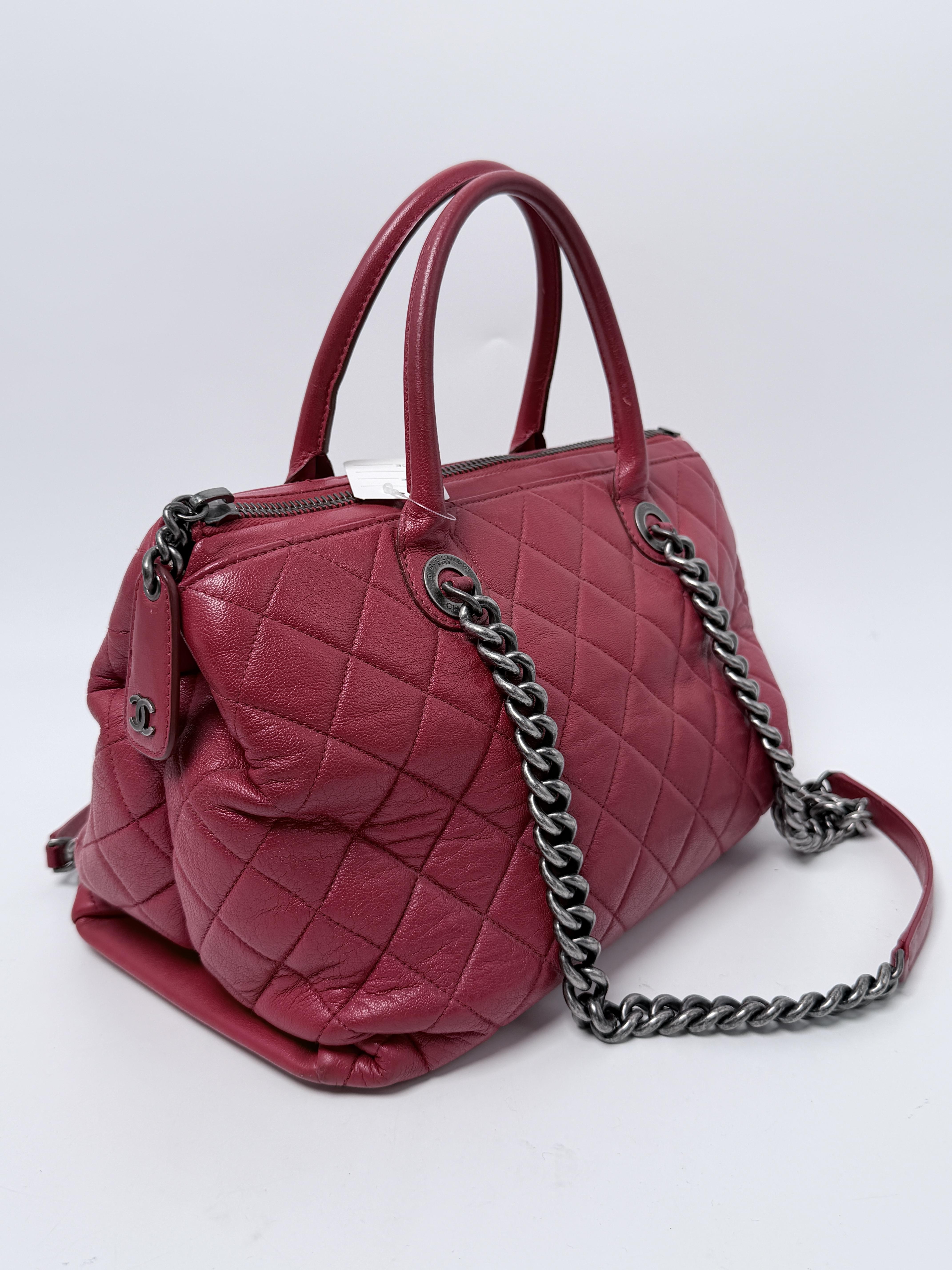 Medium Boy Chained Tote Bag Red Quilted Shoulder Satchel Handbag ZS064CC