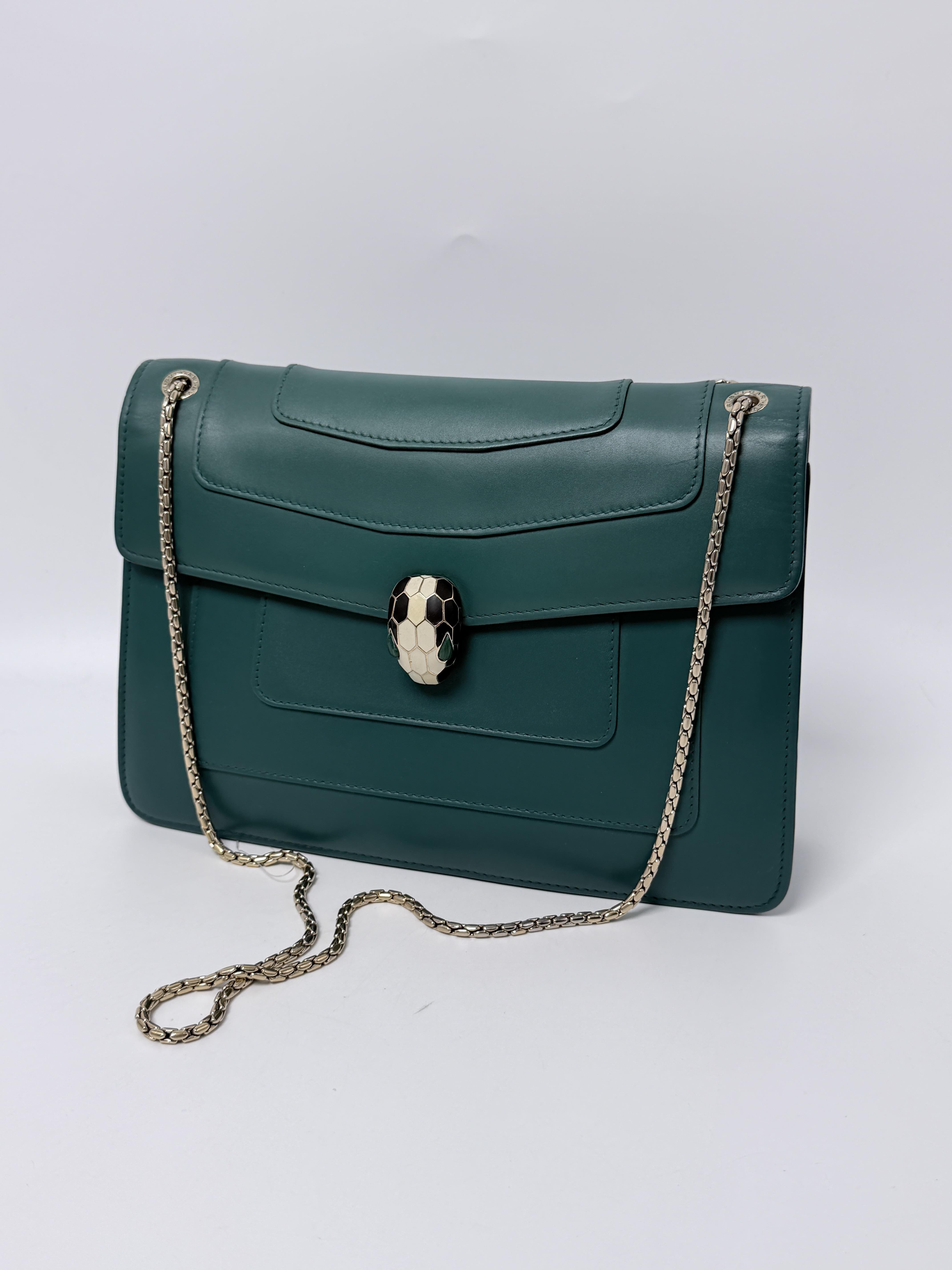Pre-owned Bvlgari Leather Shoulder Bags Serpenti Forever Medium Emerald Green Calf Shoulder Bag Handbag ZS001BG