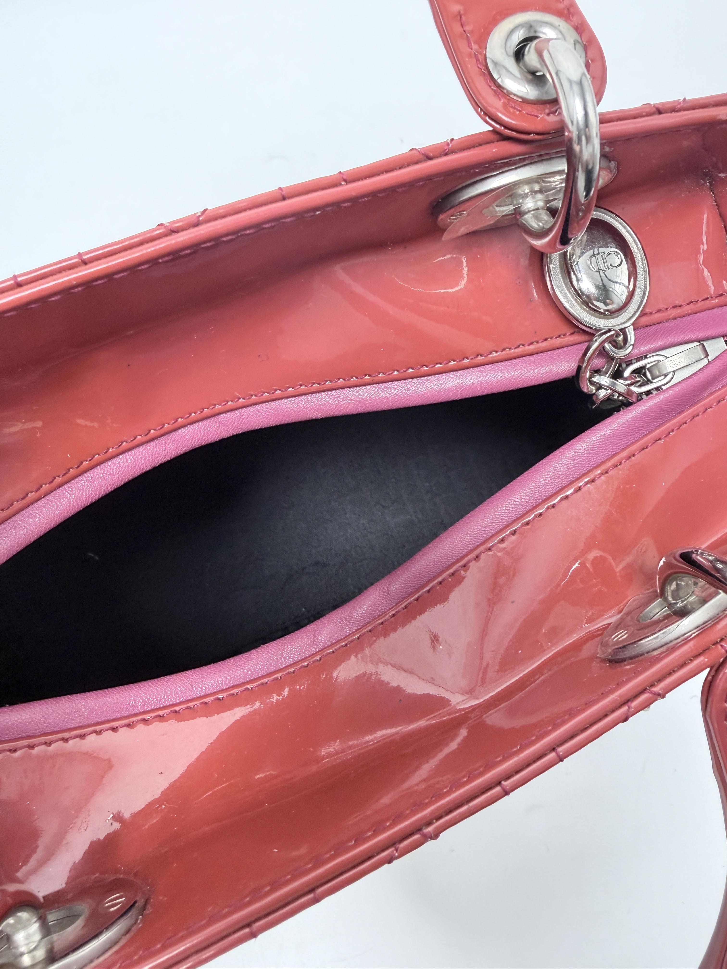 Christian Medium Lady Cannage Patent Handle Handbag Bag Red P030CD