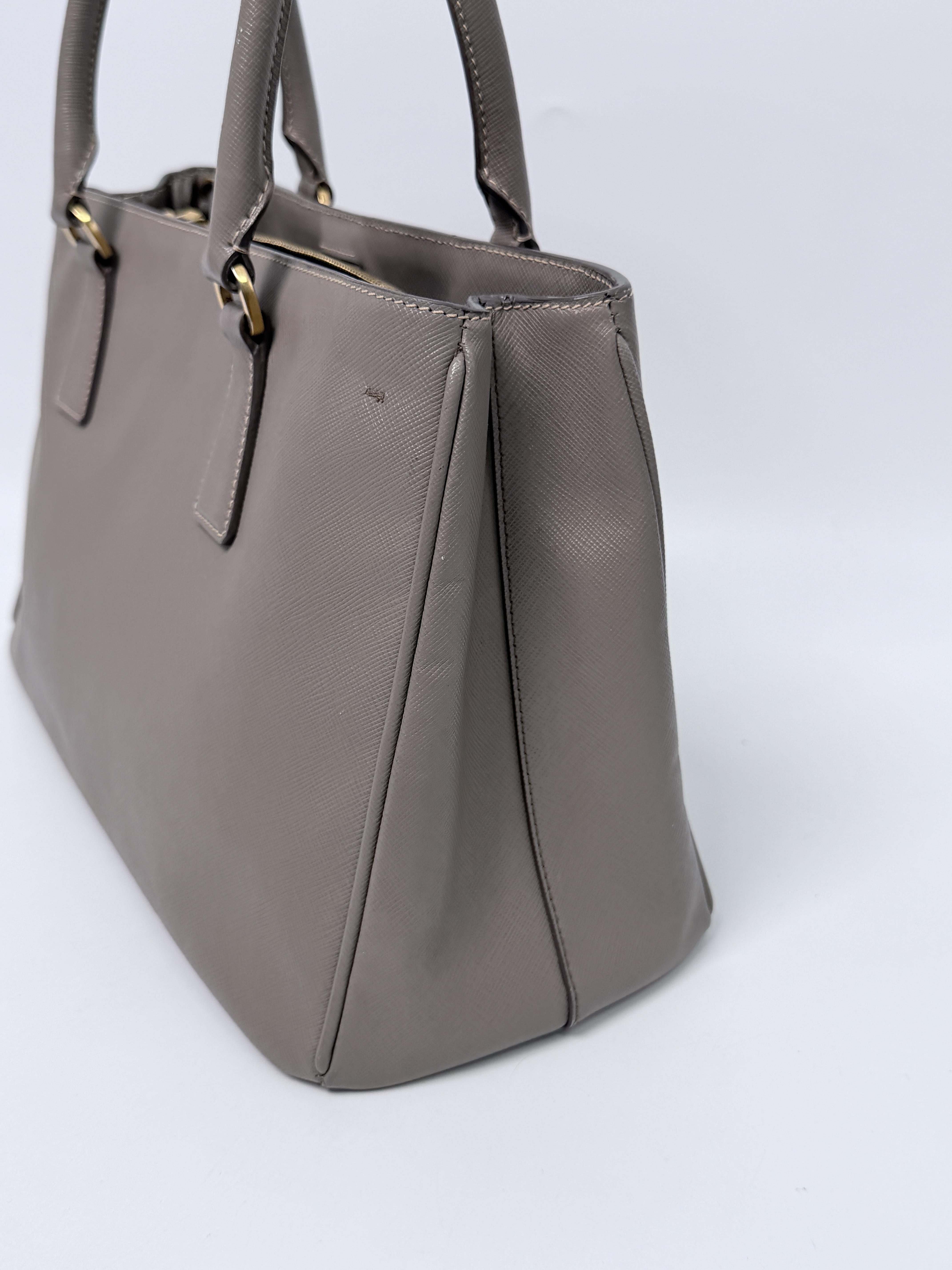 Pre-owned PRADA Saffiano Leather Crossbody Bags Galleria Tote Bag Grey Gold Hardware JA733PR