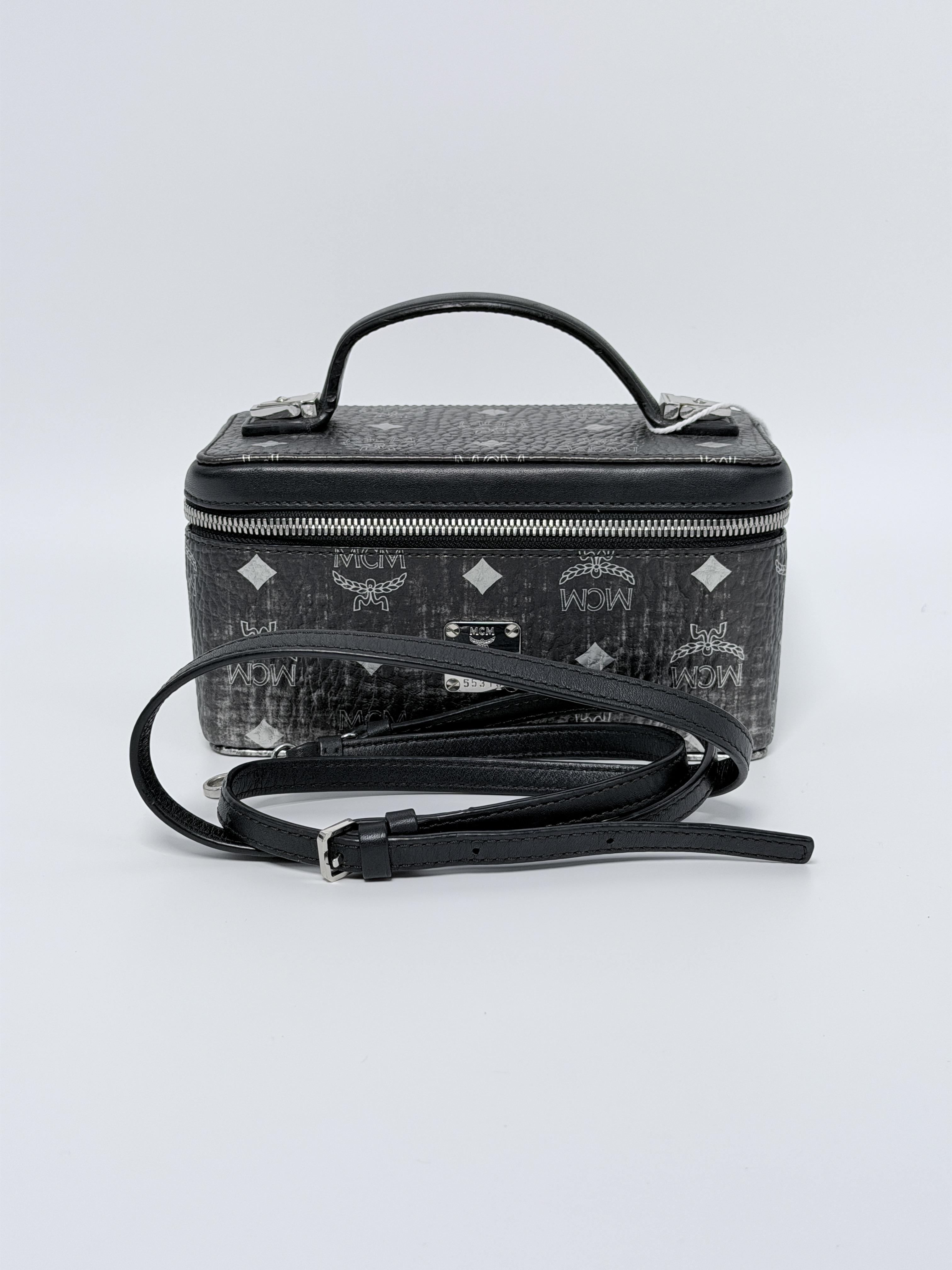 Pre-owned MCM Leather Shoulder Bags Visetos Vanity Case Top Handle Bag with Shoulder Strap JX301MC
