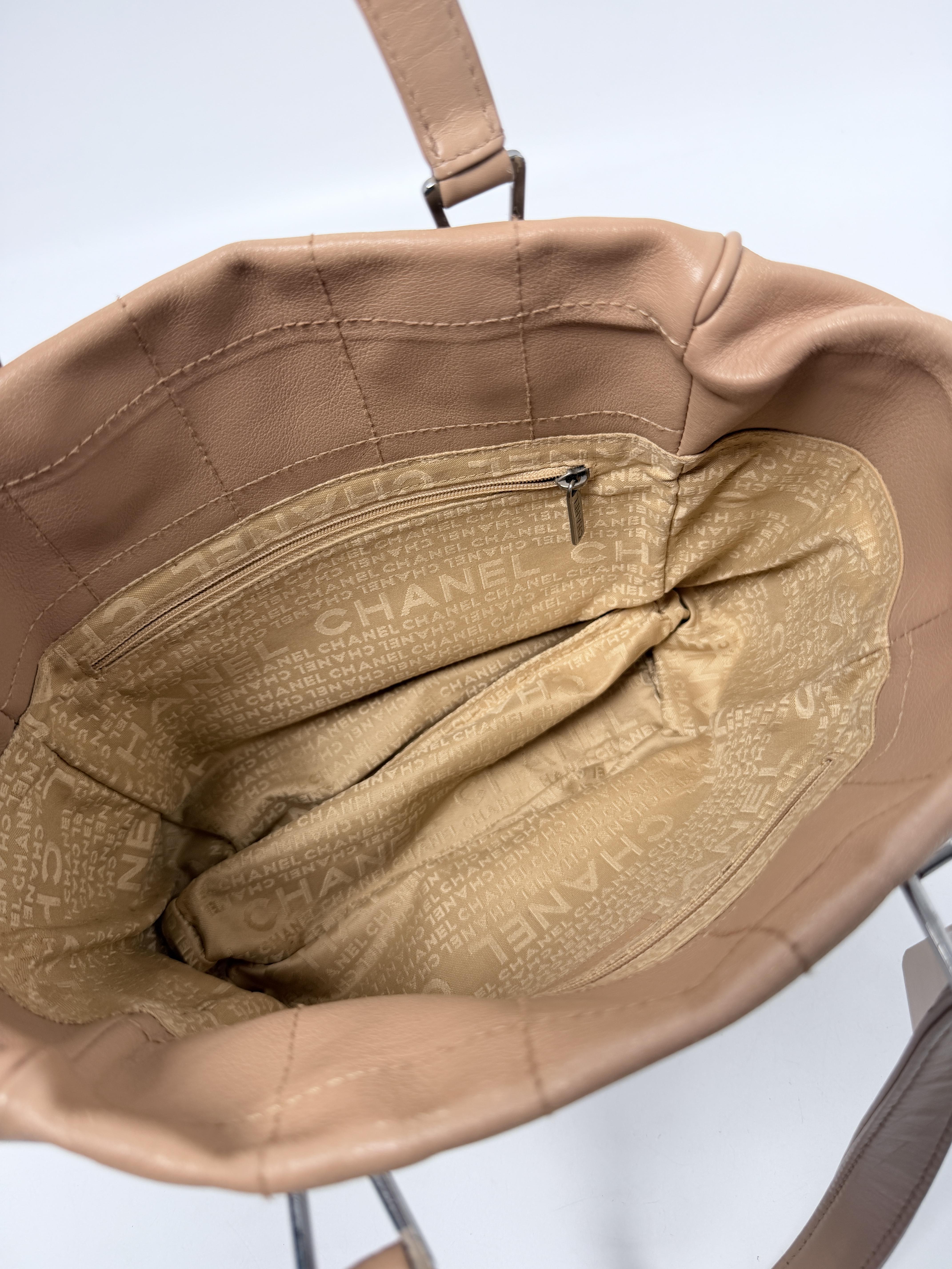 Chocolate Bar Tote Beige Caviar Square Stitch Shoulder Handbag Bag XU013CC