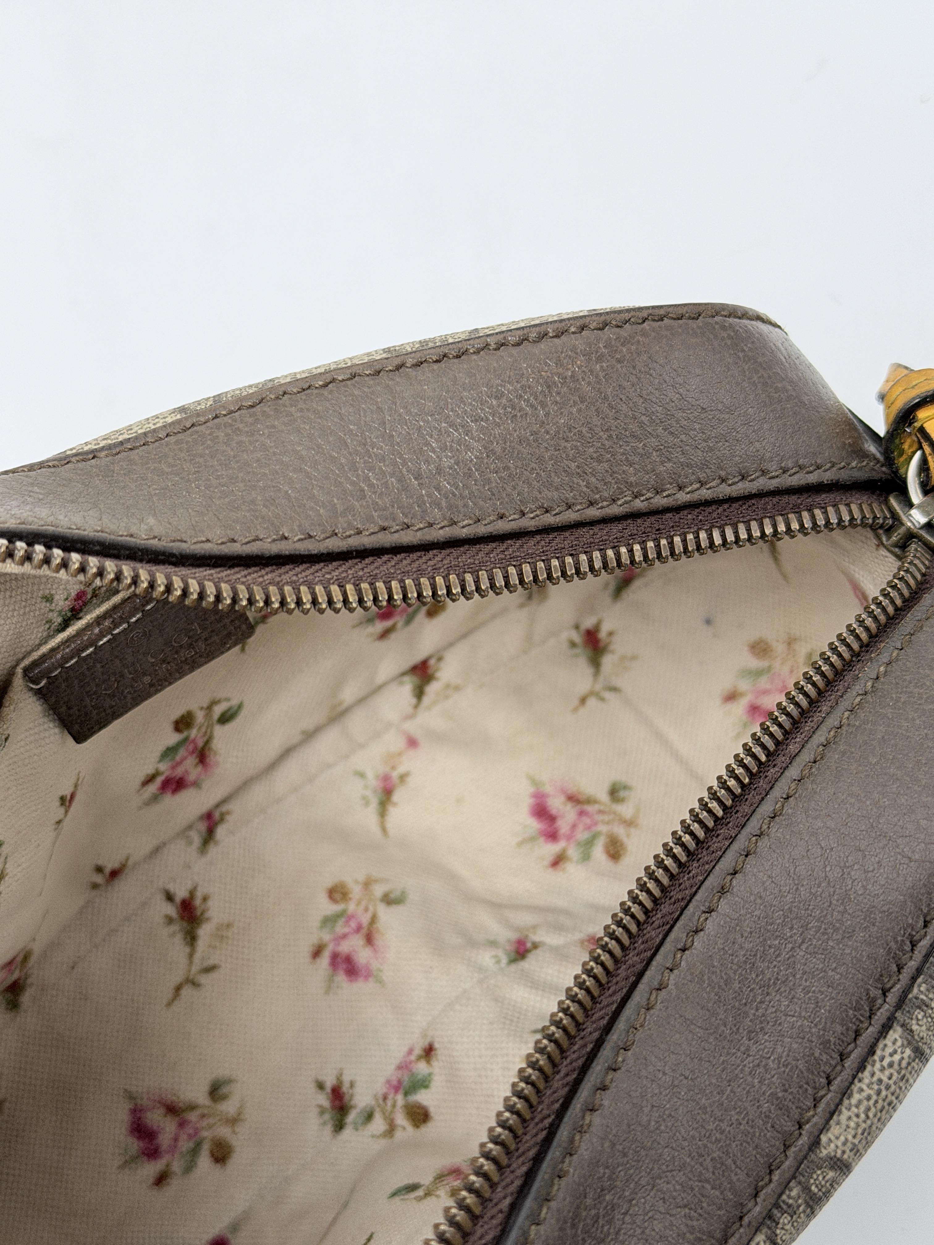 Neo Vintage GG Supreme Camera Messenger Crossbody Bag JE745GG