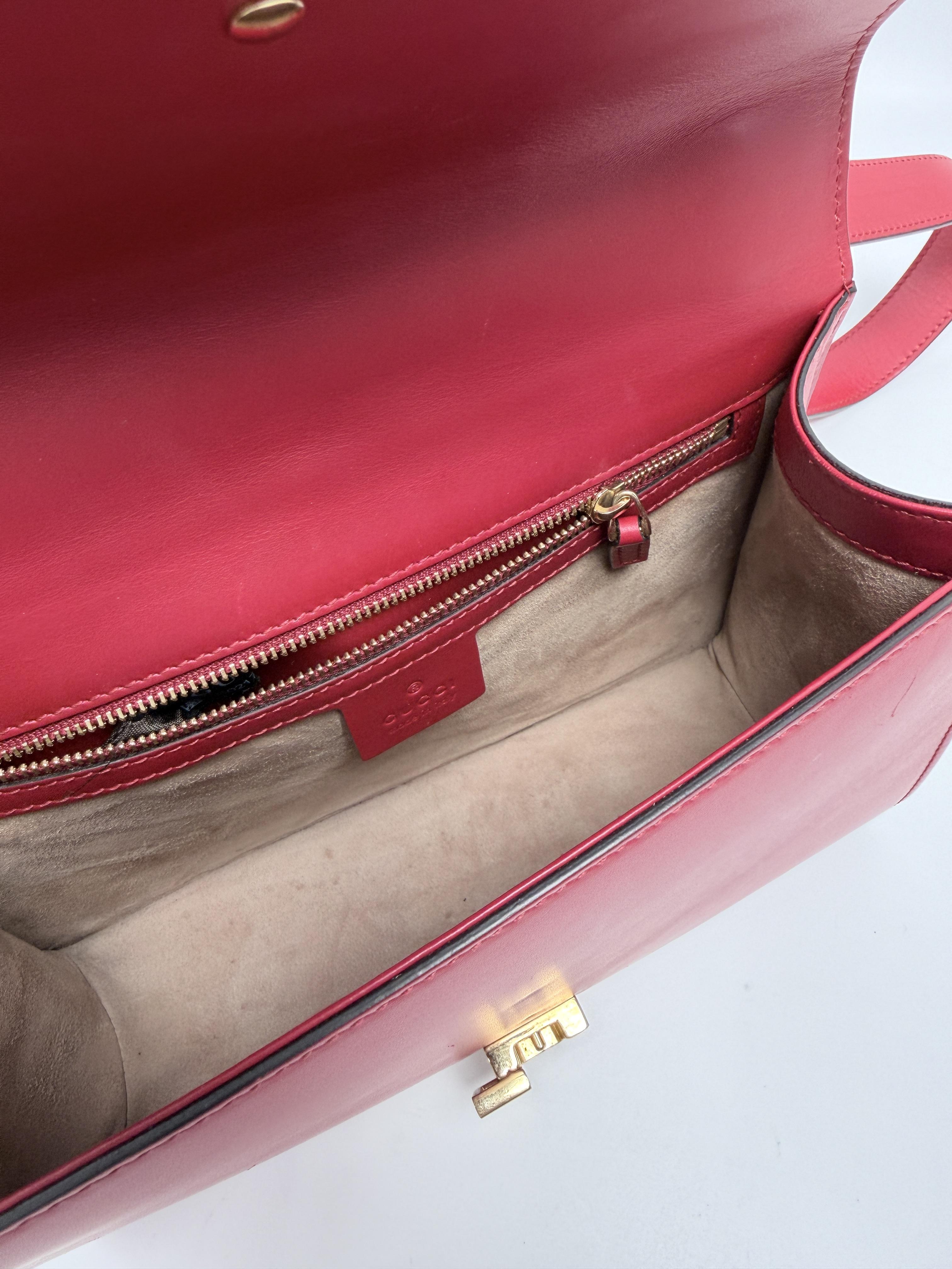 Pre-owned GUCCI Leather Shoulder Bags Sylvie Small Shoulder Bag Hibiscus Red Web Stripe Flap Crossbody Bag JA860GG