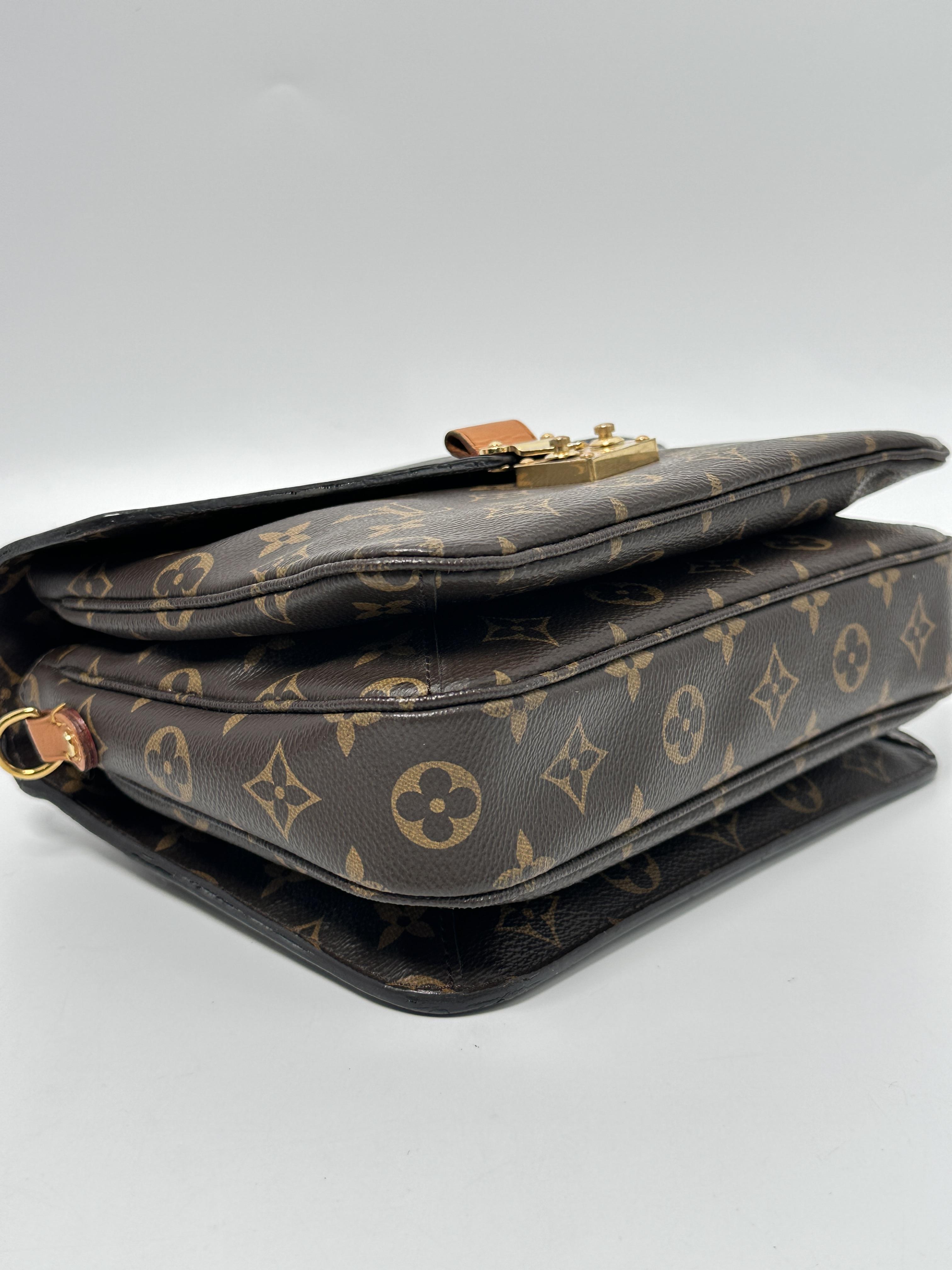 Monogram Pochette Métis Shoulder Handbag Top Handle Bag Crossbody Bag JC172LV