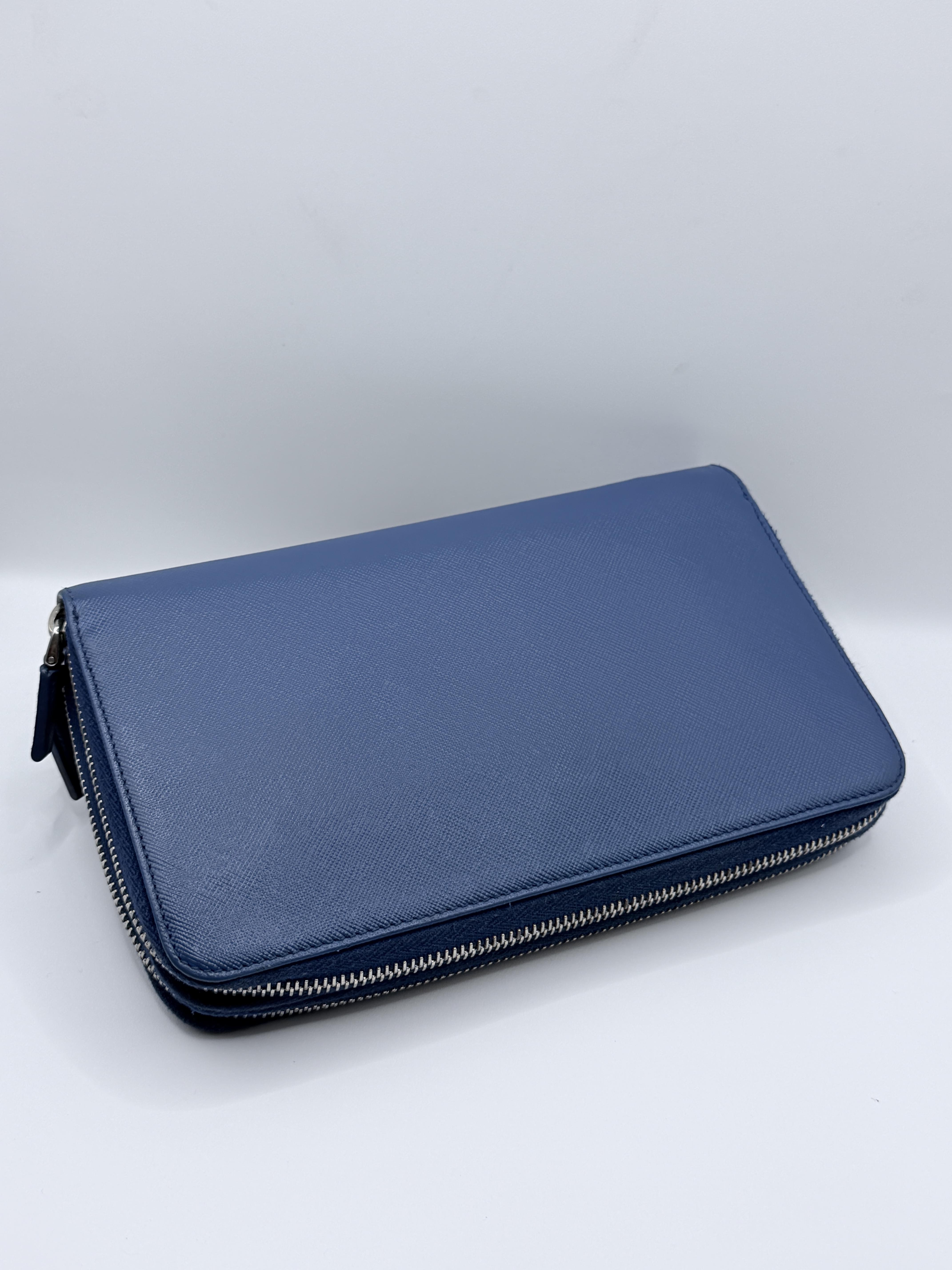 Saffiano Lux Double Zip Organizer Continental Blue JD487PR