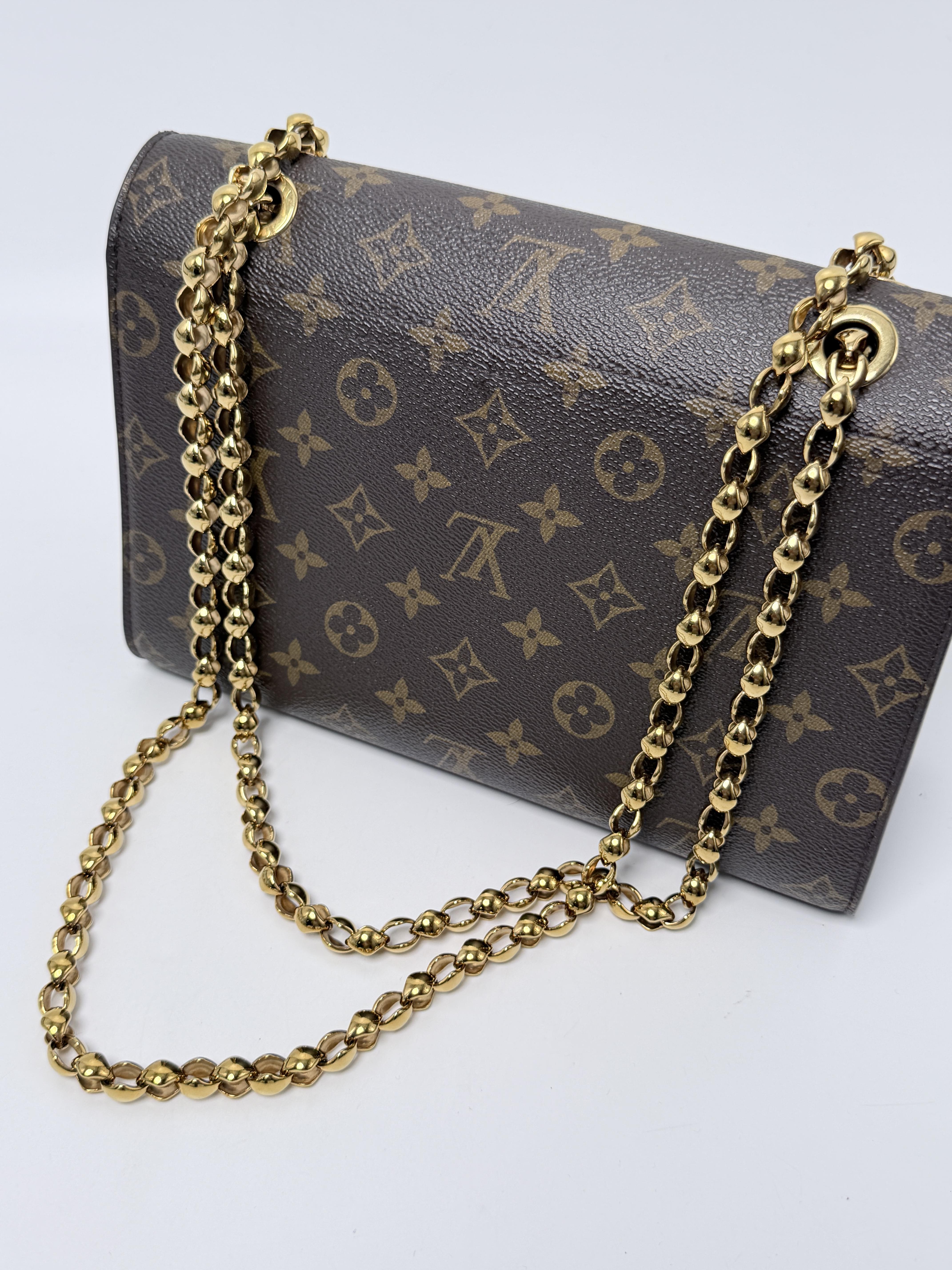 Vavin MM Black Shoulder Handbag Crossbody Bag ZS123LV