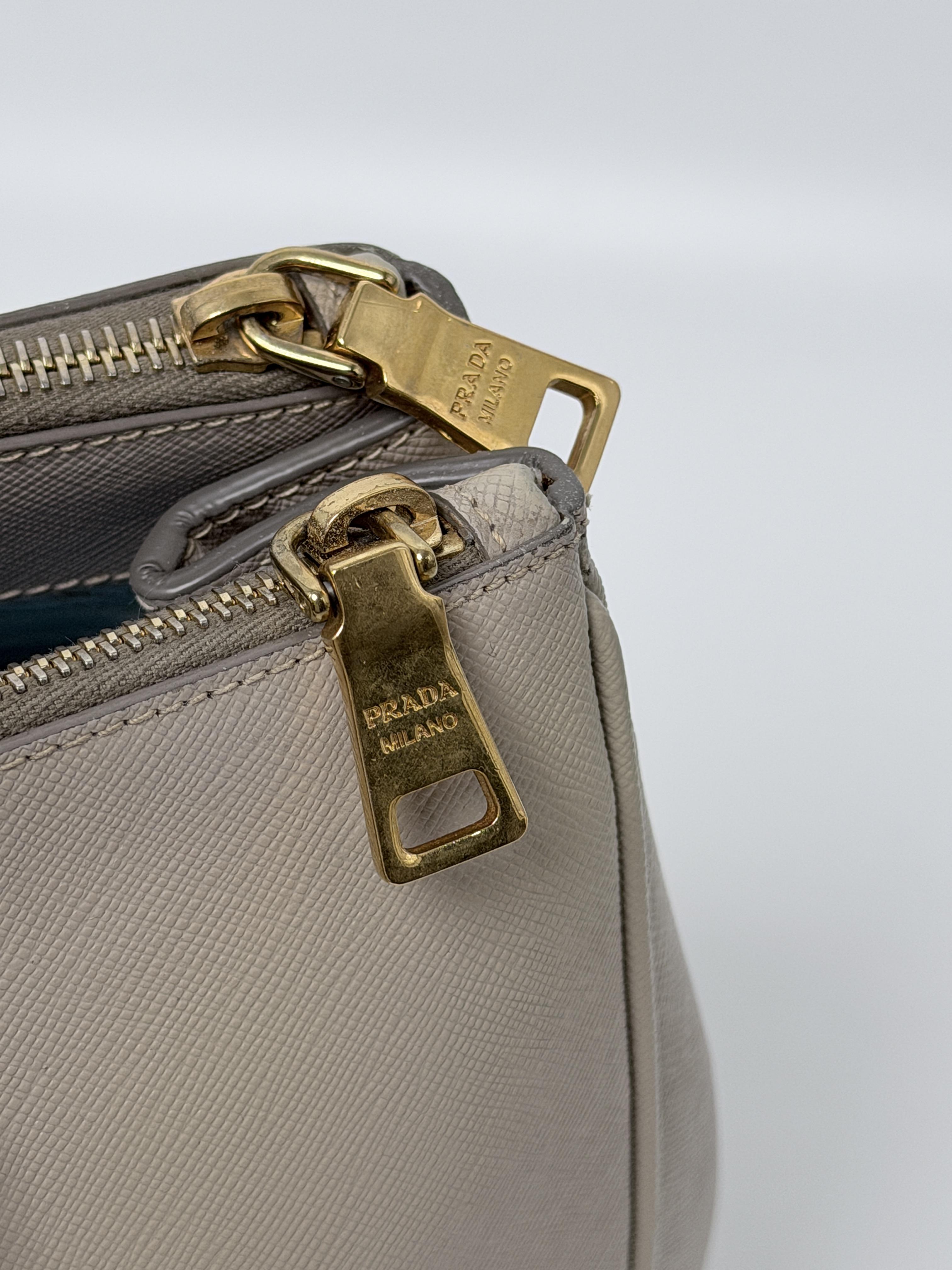 Pre-owned PRADA leather Shoulder Bags Galleria Saffiano Double Zip Tote Shoulder Bag Top Handle Handbag ZS053PR