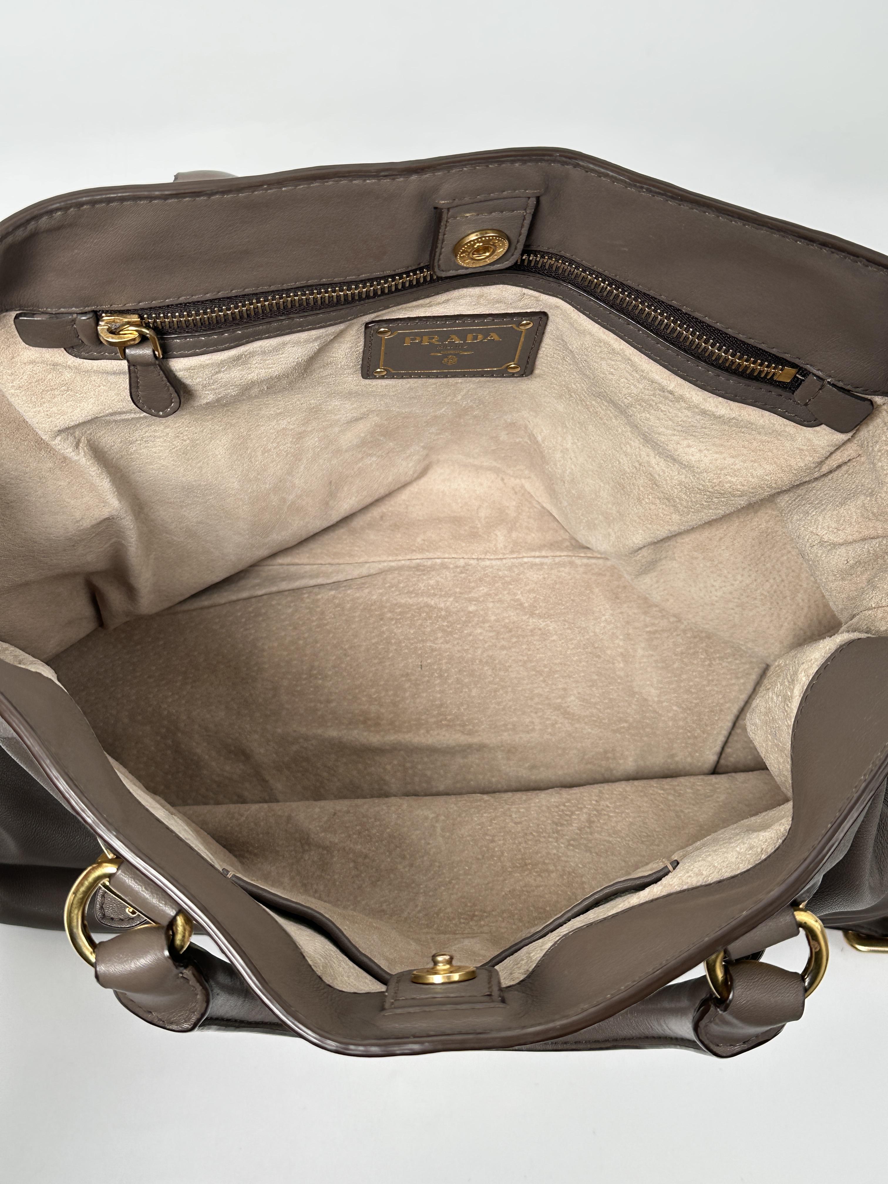 Pre-owned PRADA leather Tote Bags Taupe Gray Tote Shoulder Bag Top Handle Handbag JE577PD