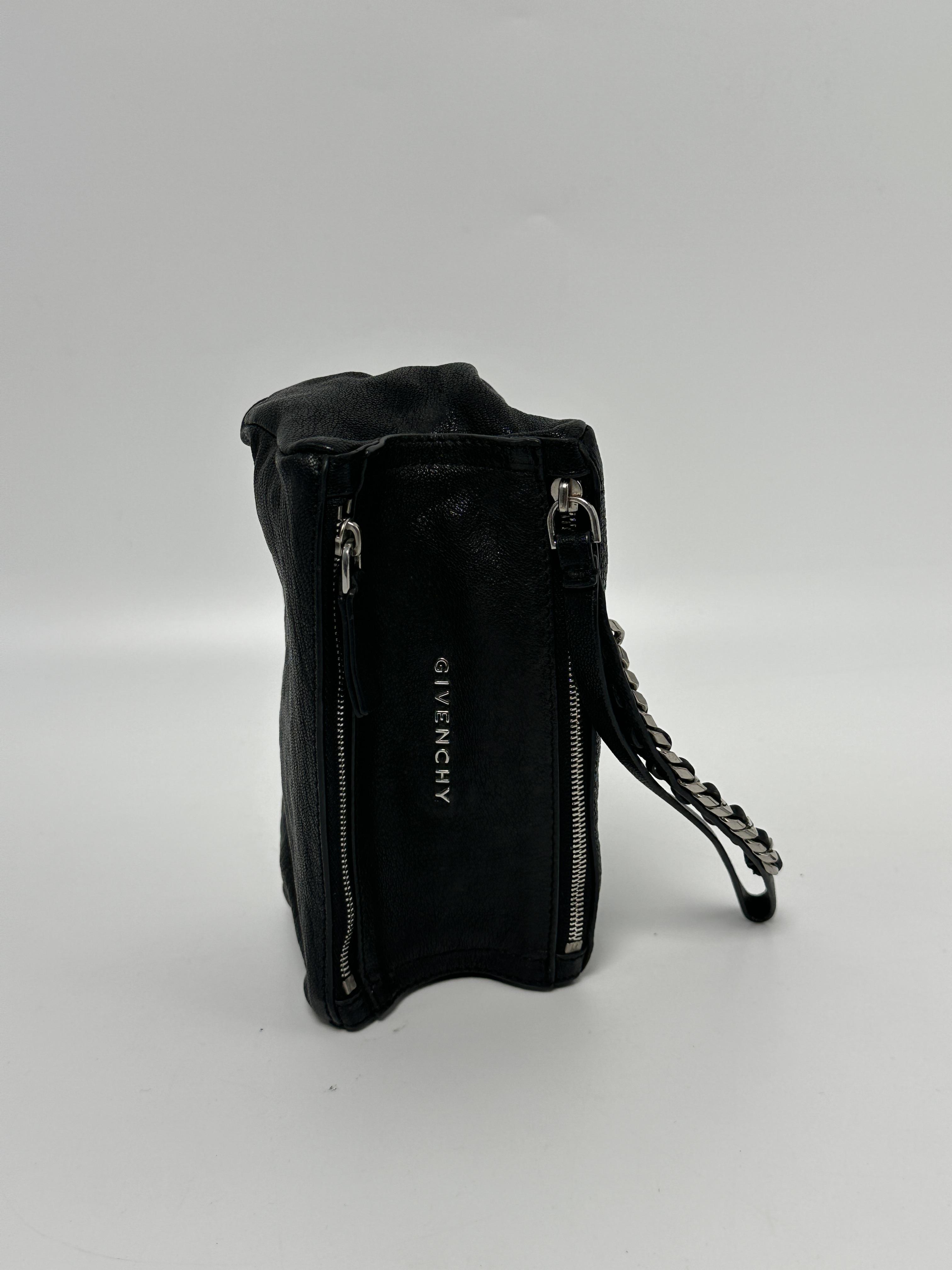 Pre-owned GIVENCHY leather Small Leather Goods Pandora Wristlet Pouch JD466GIV