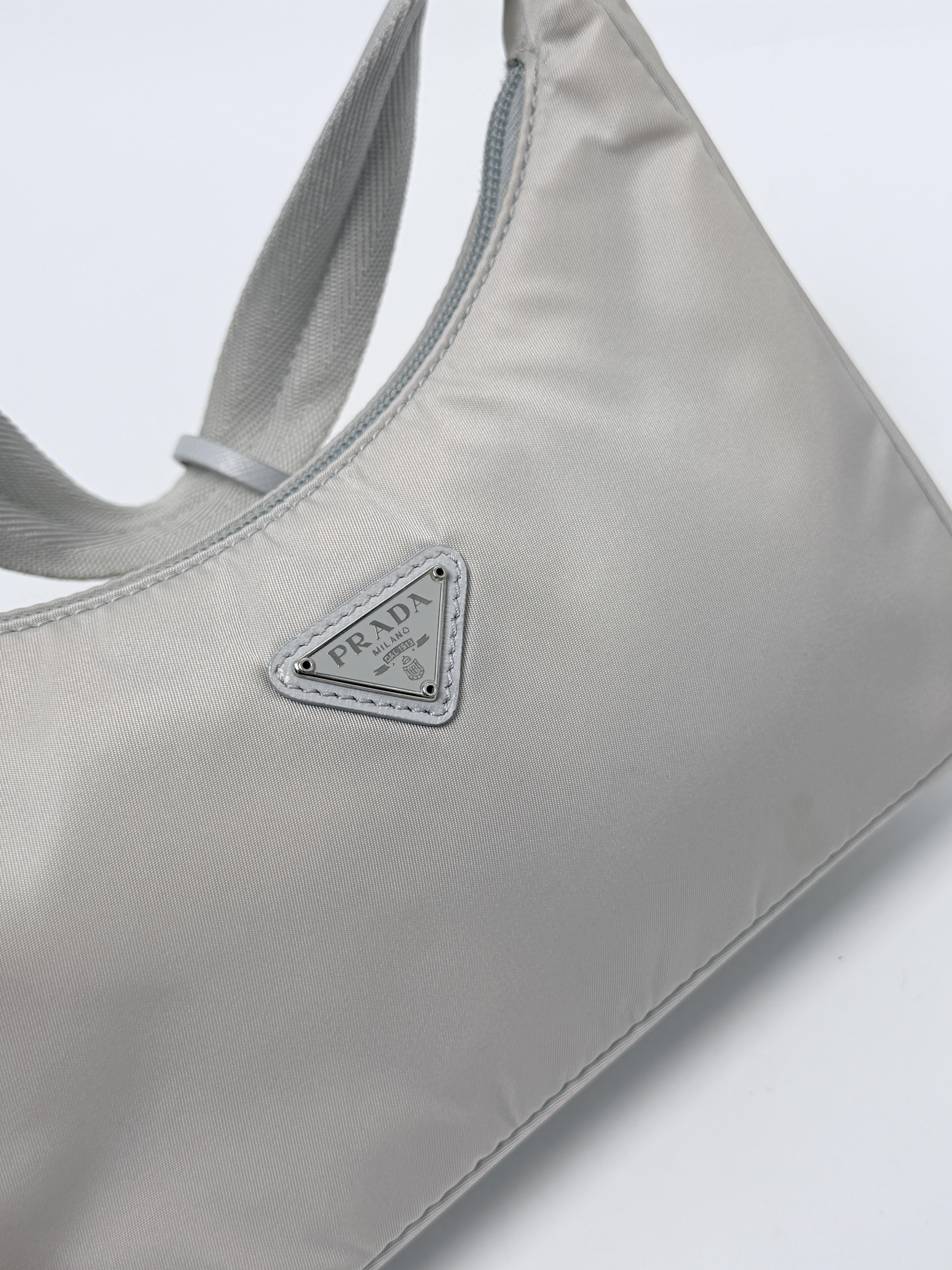Re Edition 2000 Silver Gray Mini Hobo Shoulder Bag ZS066PR