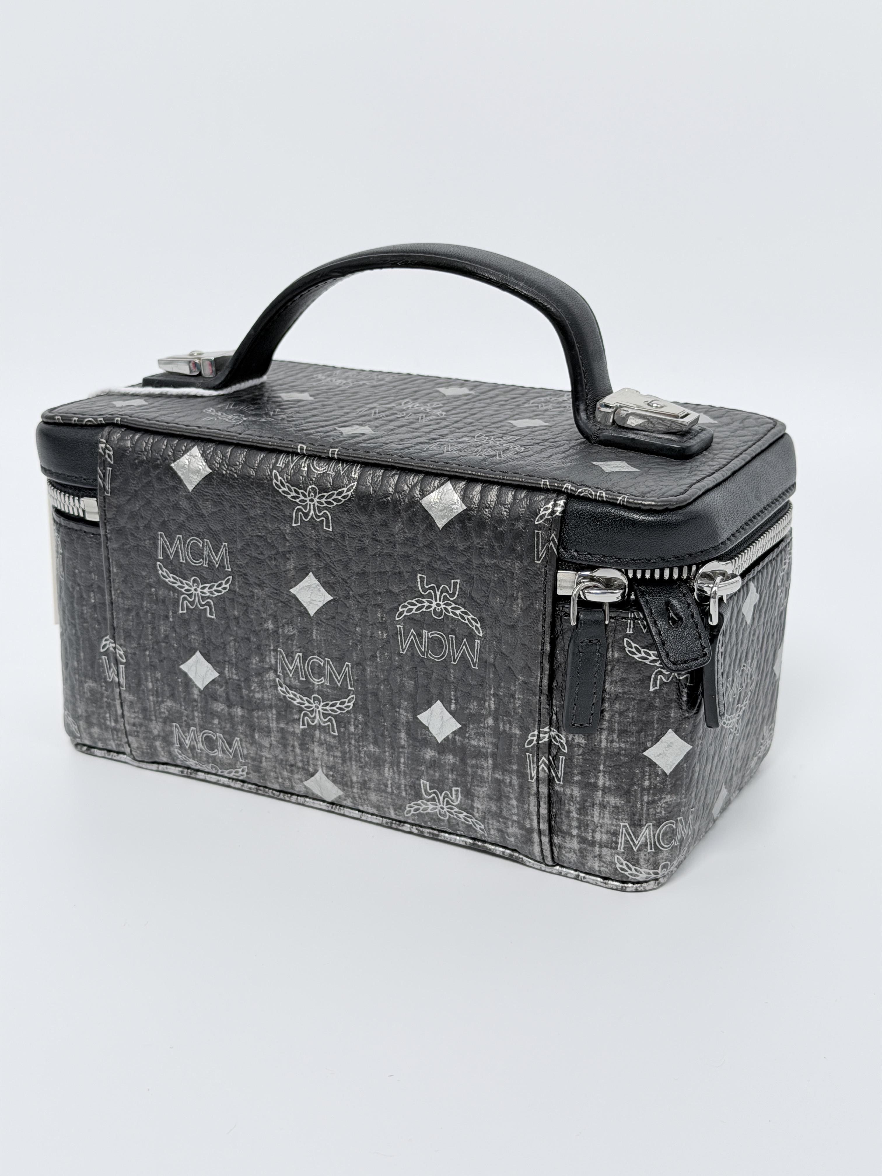 Pre-owned MCM Leather Shoulder Bags Visetos Vanity Case Top Handle Bag with Shoulder Strap JX301MC