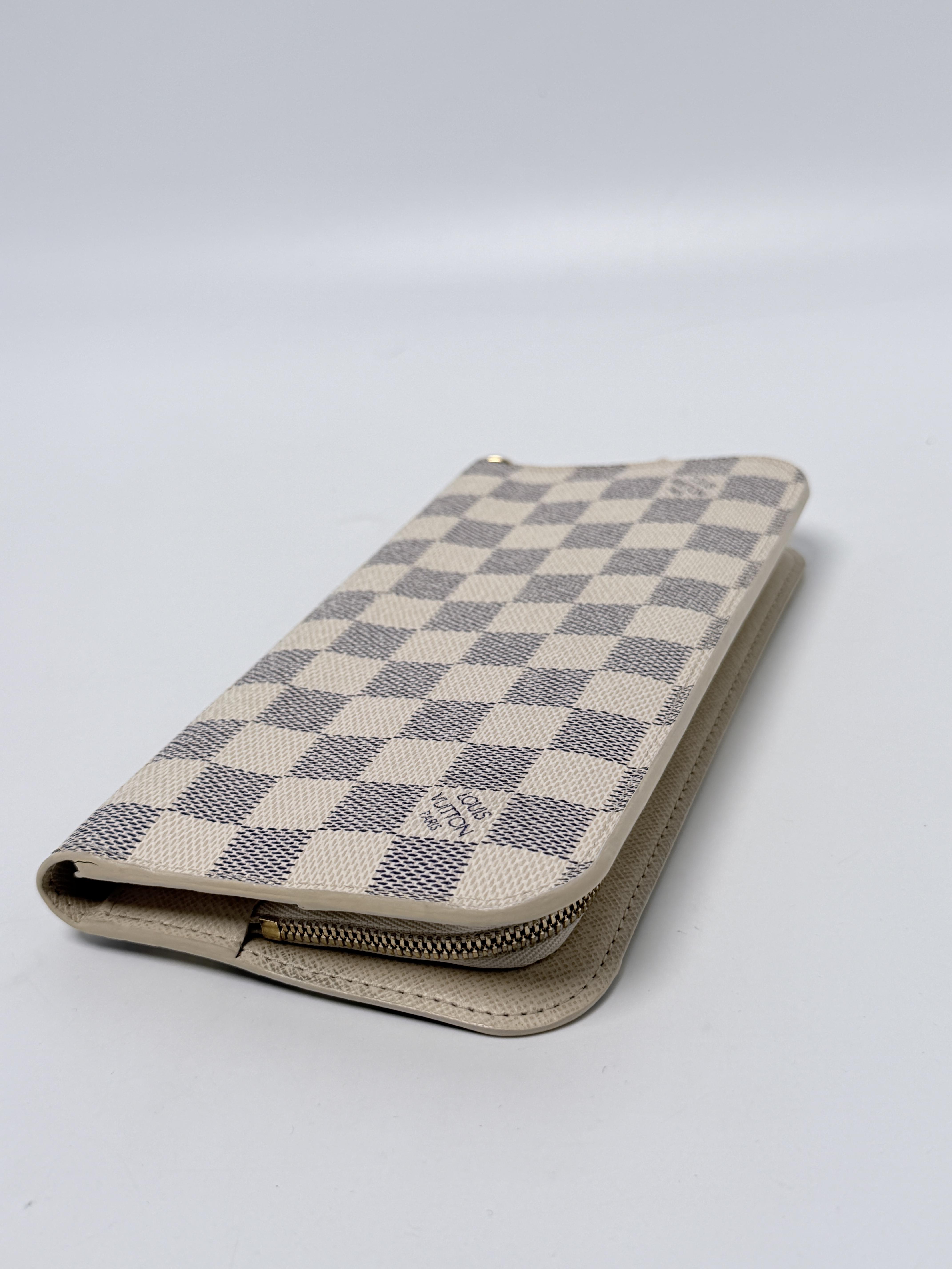 Damier Azur Clemence Long Wallet White JD1273LV