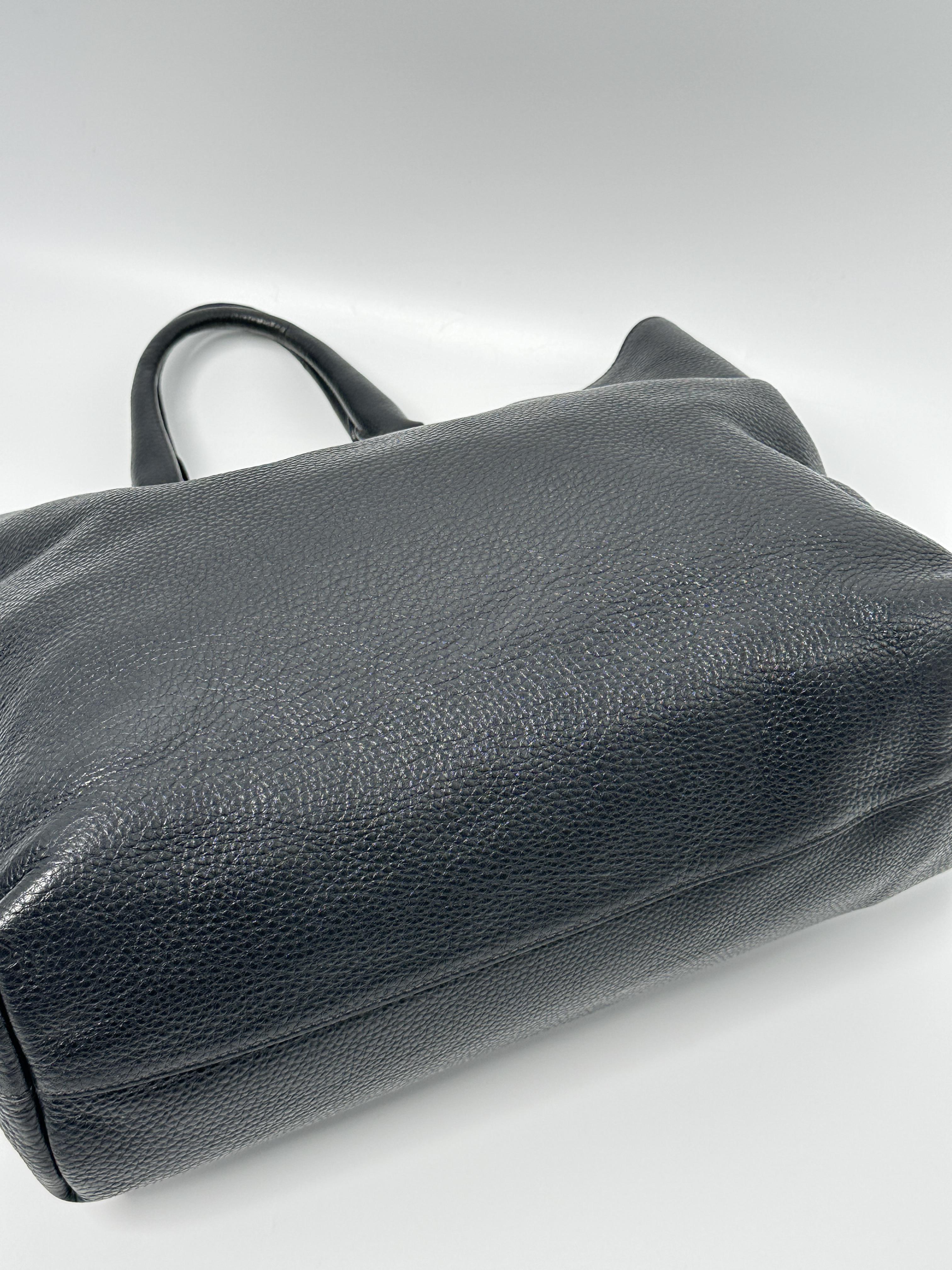 Pre-owned PRADA leather Tote Bags Large Black Vitello Daino Tote Bag JE578PD