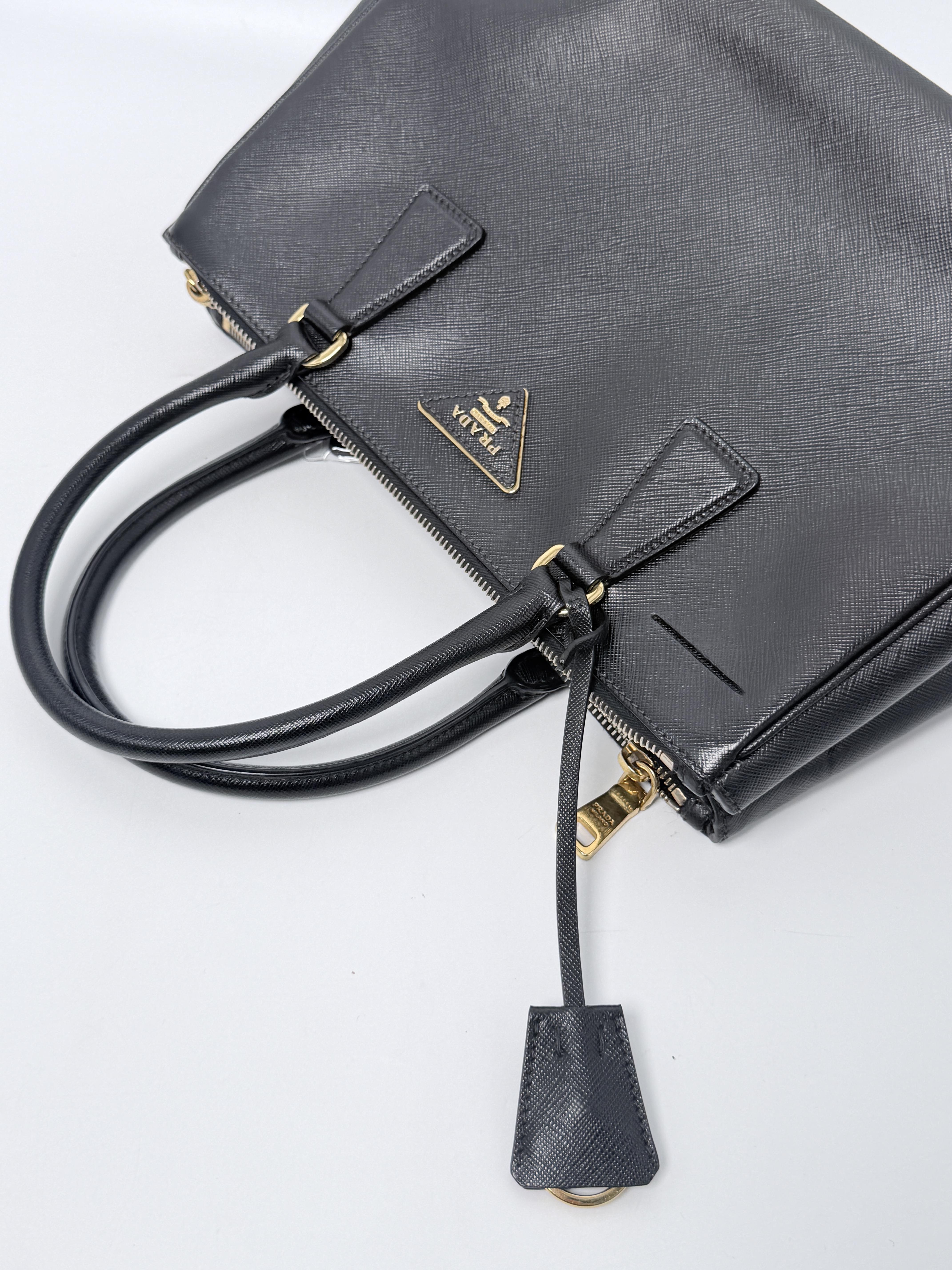 Galleria Bag Saffiano Nero Black Double Zip Tote JD1153PR