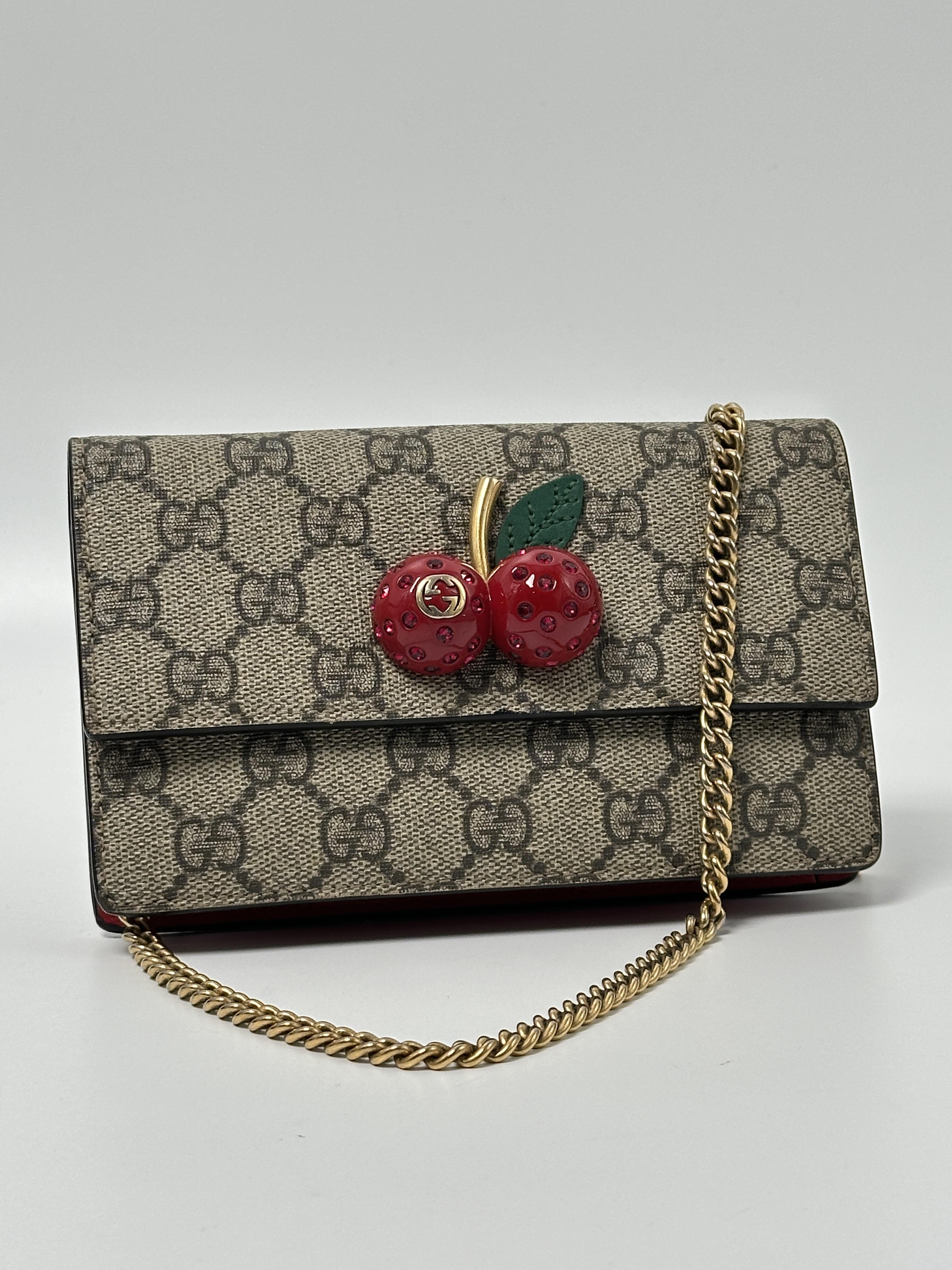 Pre-owned GUCCI CANVAS Crossbody Bags GG Supreme Cherry Embellished Chain Wallet Crossbody Shoulder Bag JD841GG