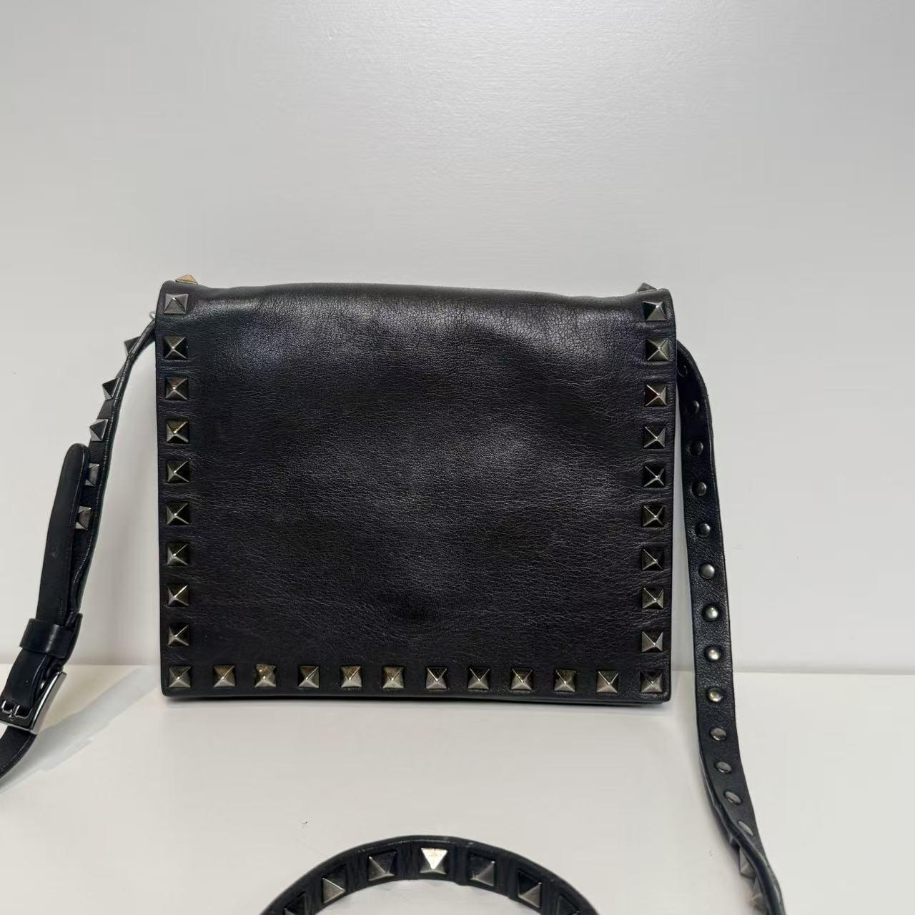 Pre-owned Valentino Leather Crossbody Bags Valentino authentic Garavani Rockstud Crossbody Bag VL2 TK