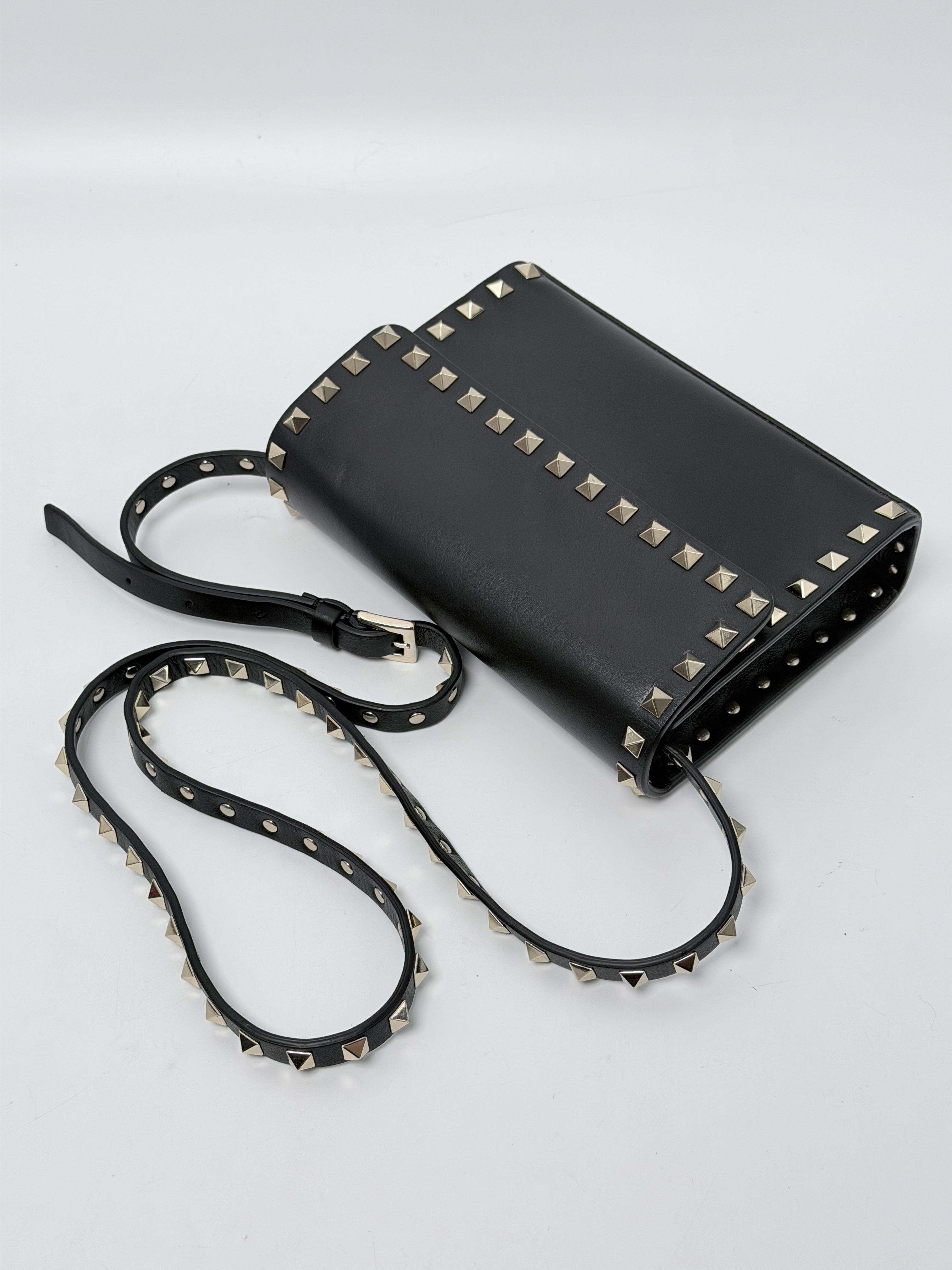 Garavani Rockstud Small Flap Crossbody Bag Black JD1685VL