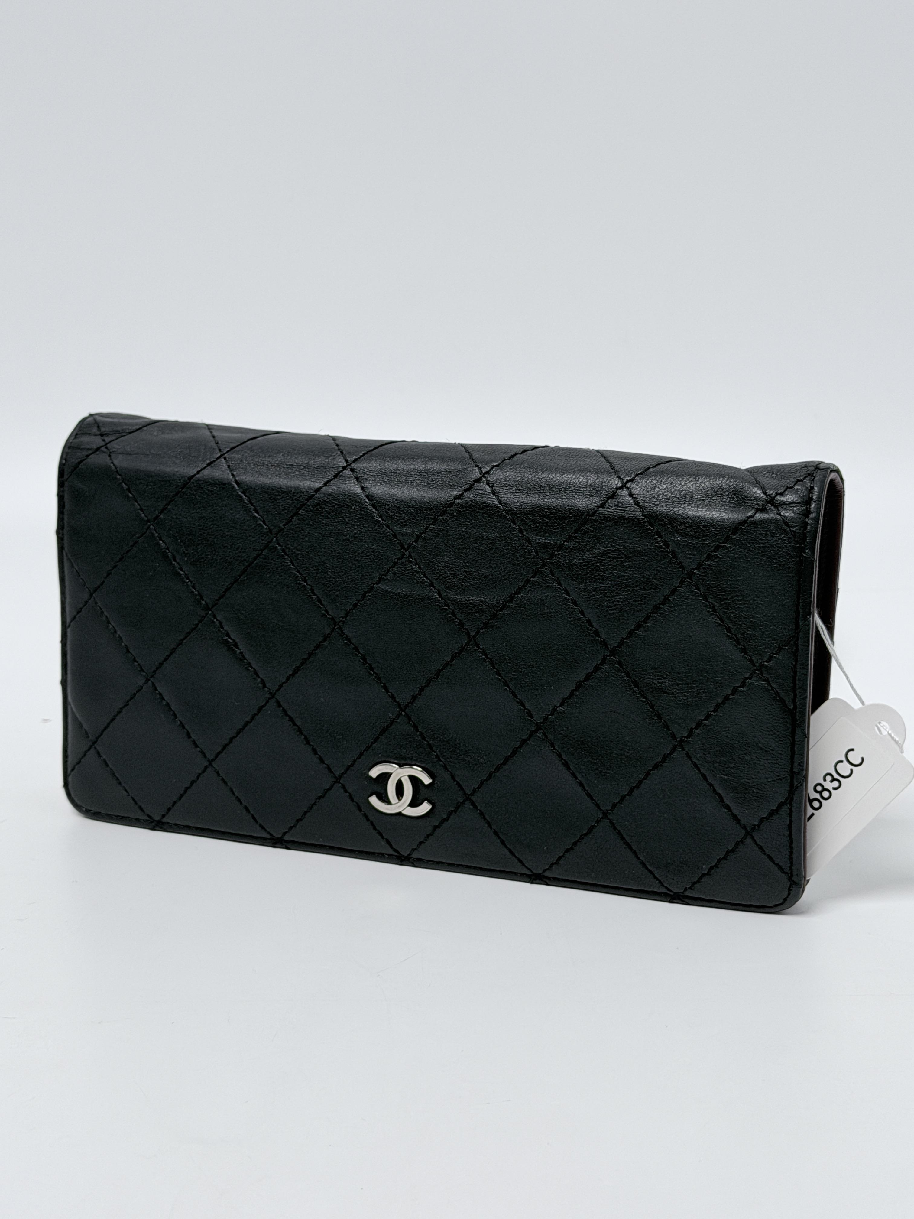 Black Caviar Quilted Classic L Yen Long JE683CC