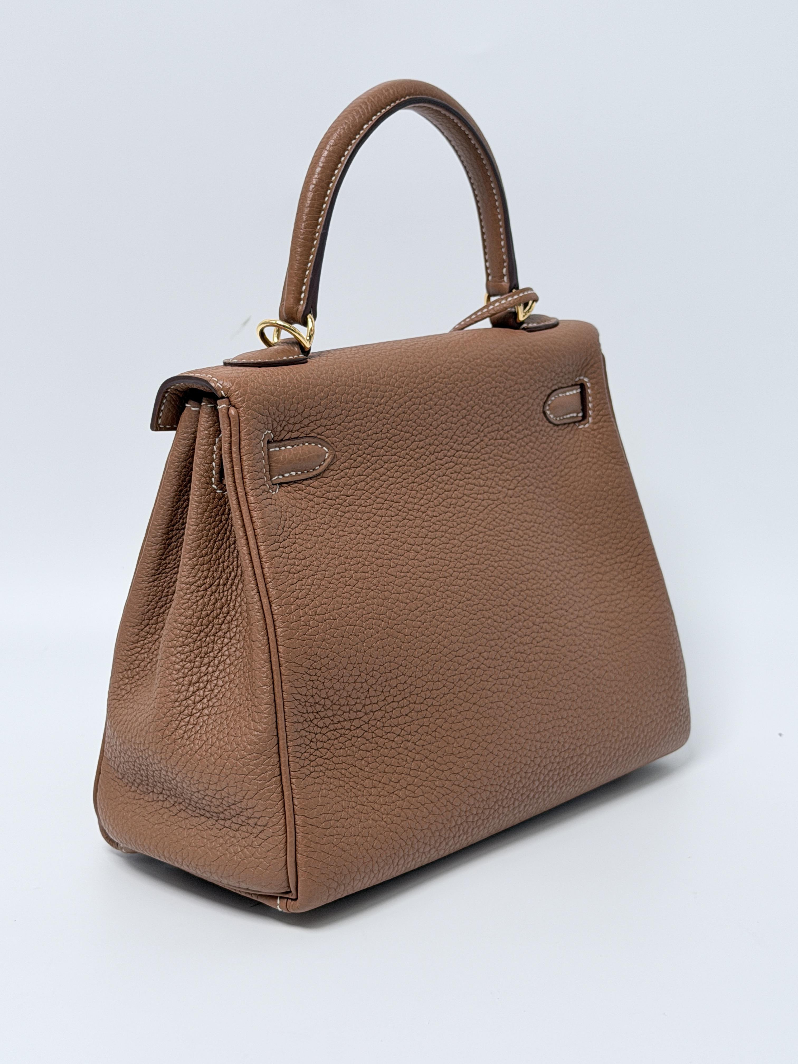 Pre-owned HERMÈS Leather Shoulder Bags Kelly Retourne 25 Gold Togo with Gold Hardware Top Handle Handbag Crossbody bag BIN002HM