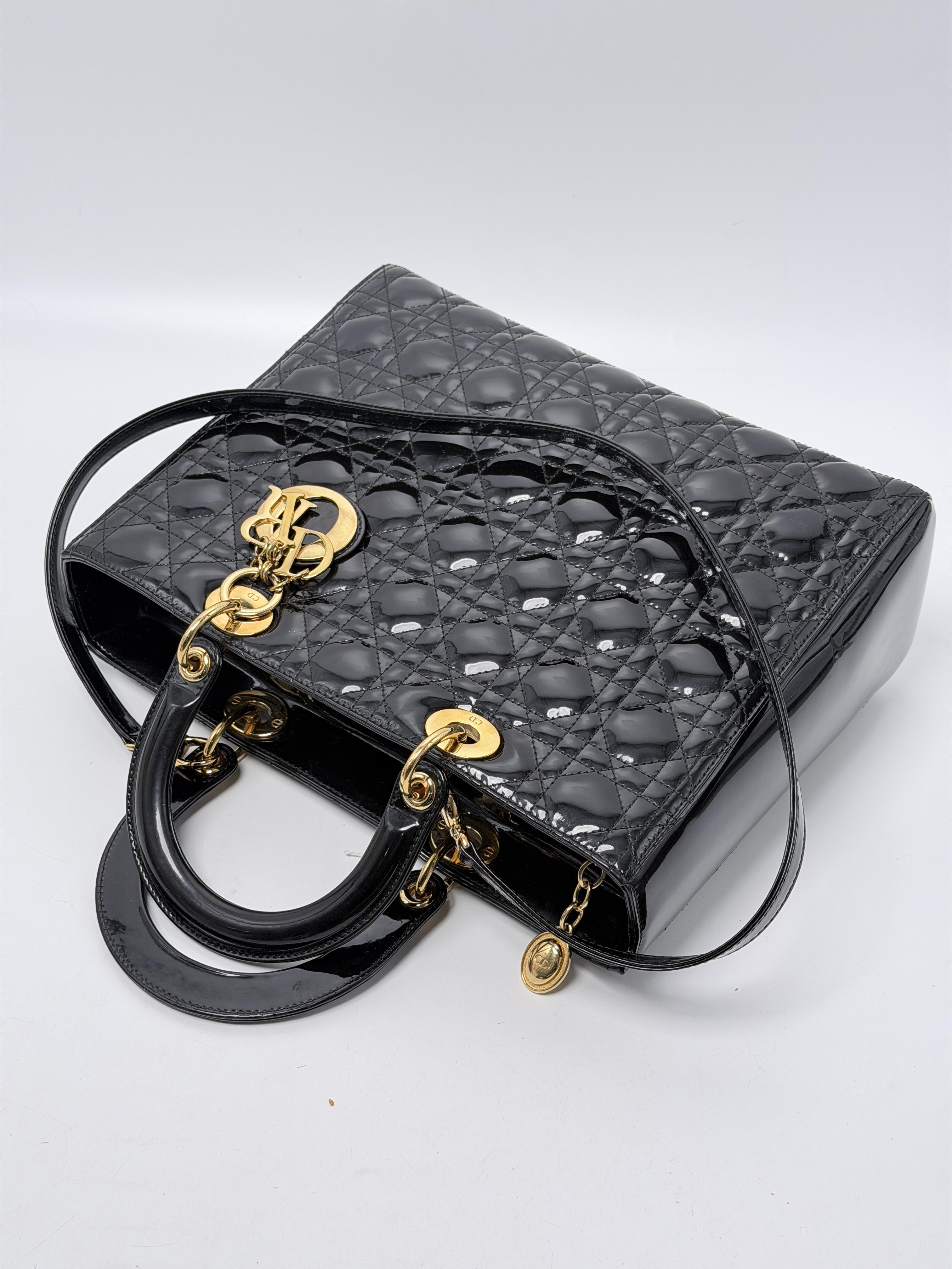 Christian Black Gold Large Lady Tote Bag Handle Handbag P034CD