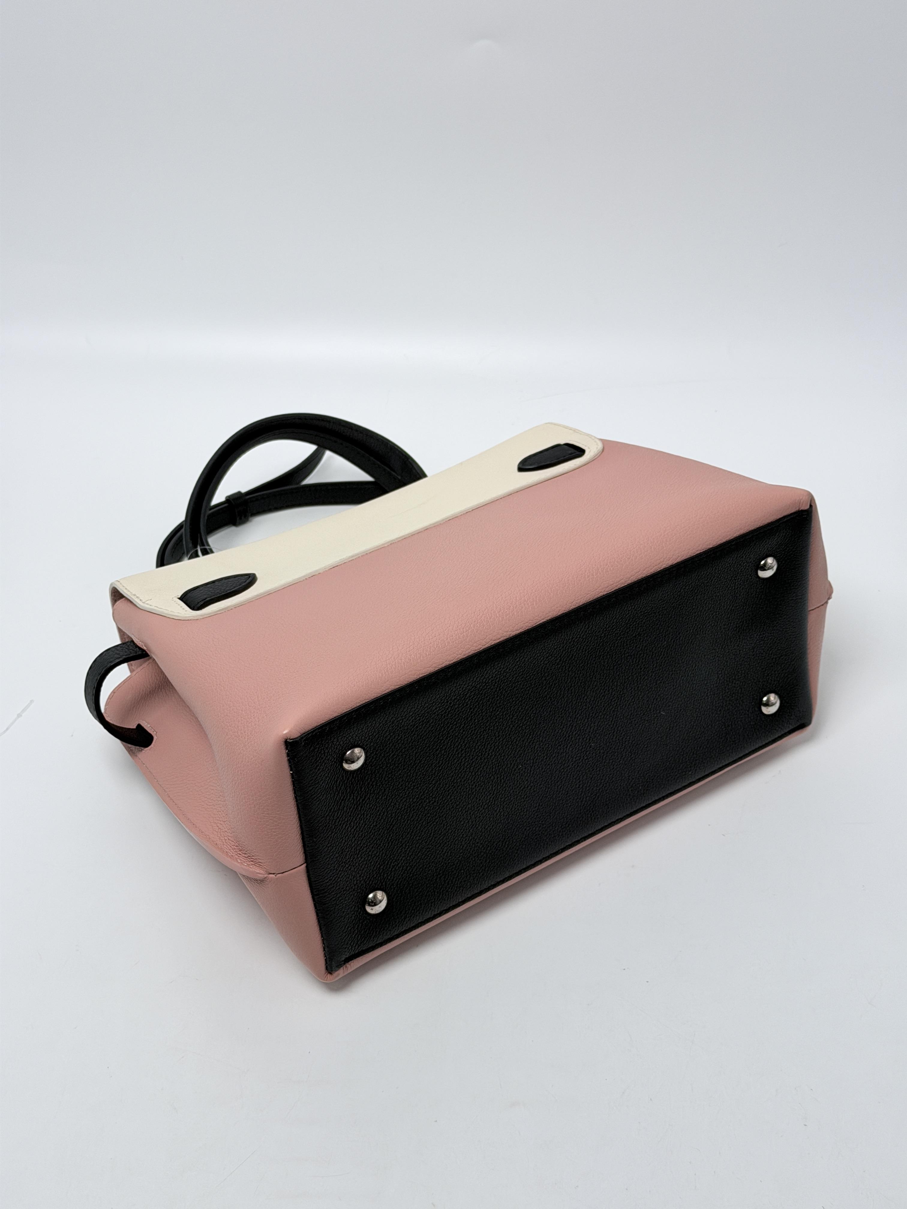Lockme Ever MM Rose Trianon Cream Handle Bag Shoulder P074LV