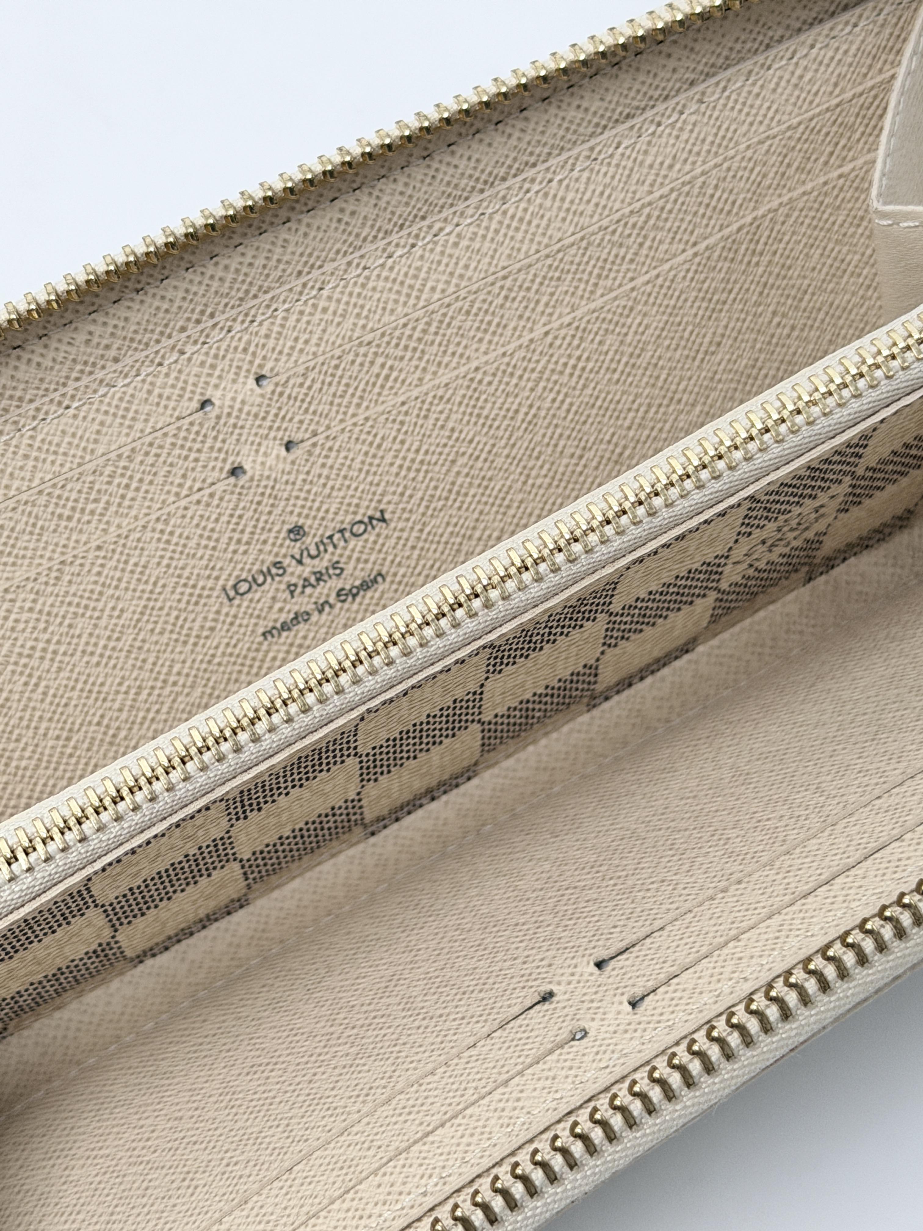 Zippy Wallet Damier Azur White Long Purse JP004LV