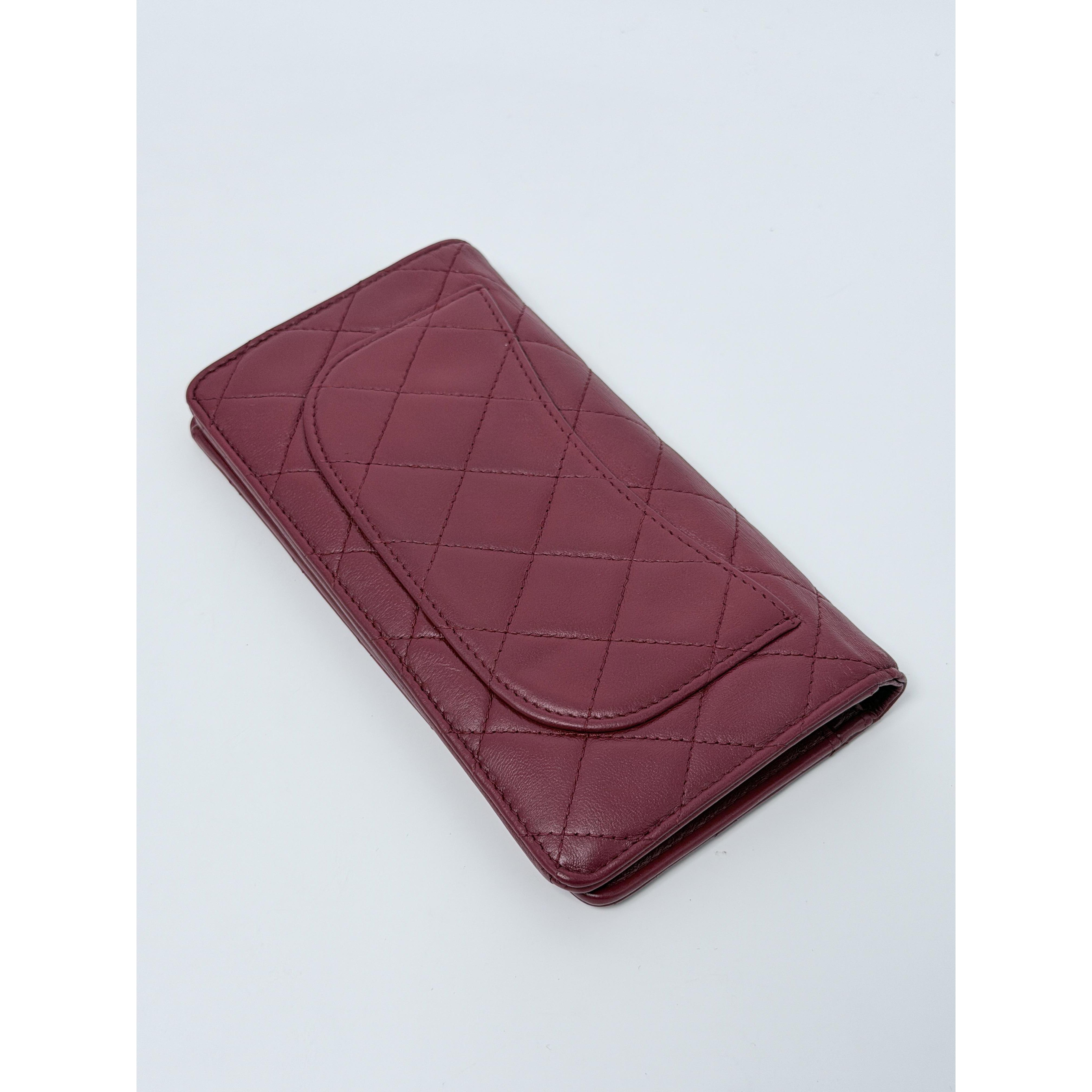 Pre-owned CHANEL leather Small Leather Goods Red Quilted Yen Continental Wallet JE114CC