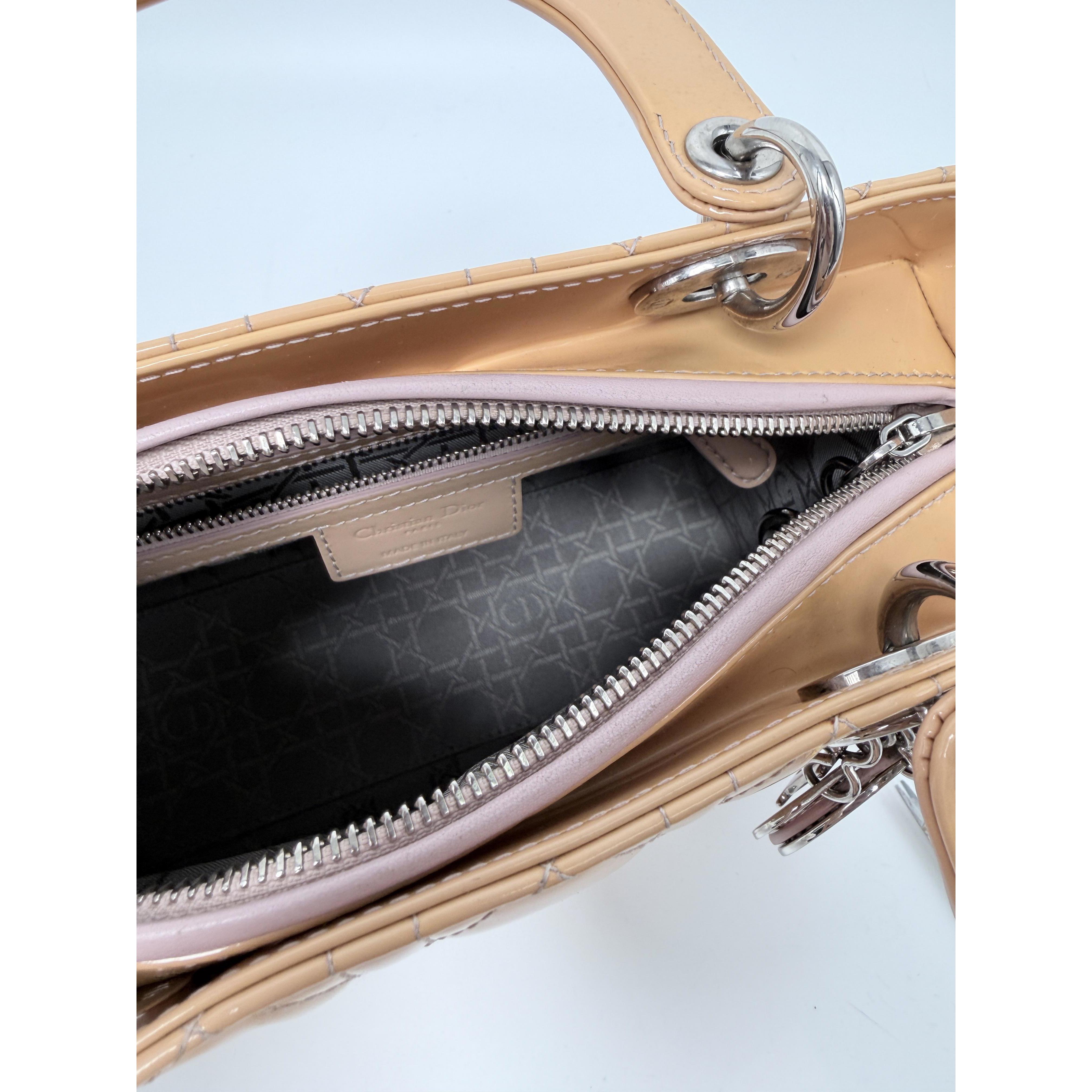 Lady Top Handle Handbag in Medium Beige Shoulder Bag JE151DR