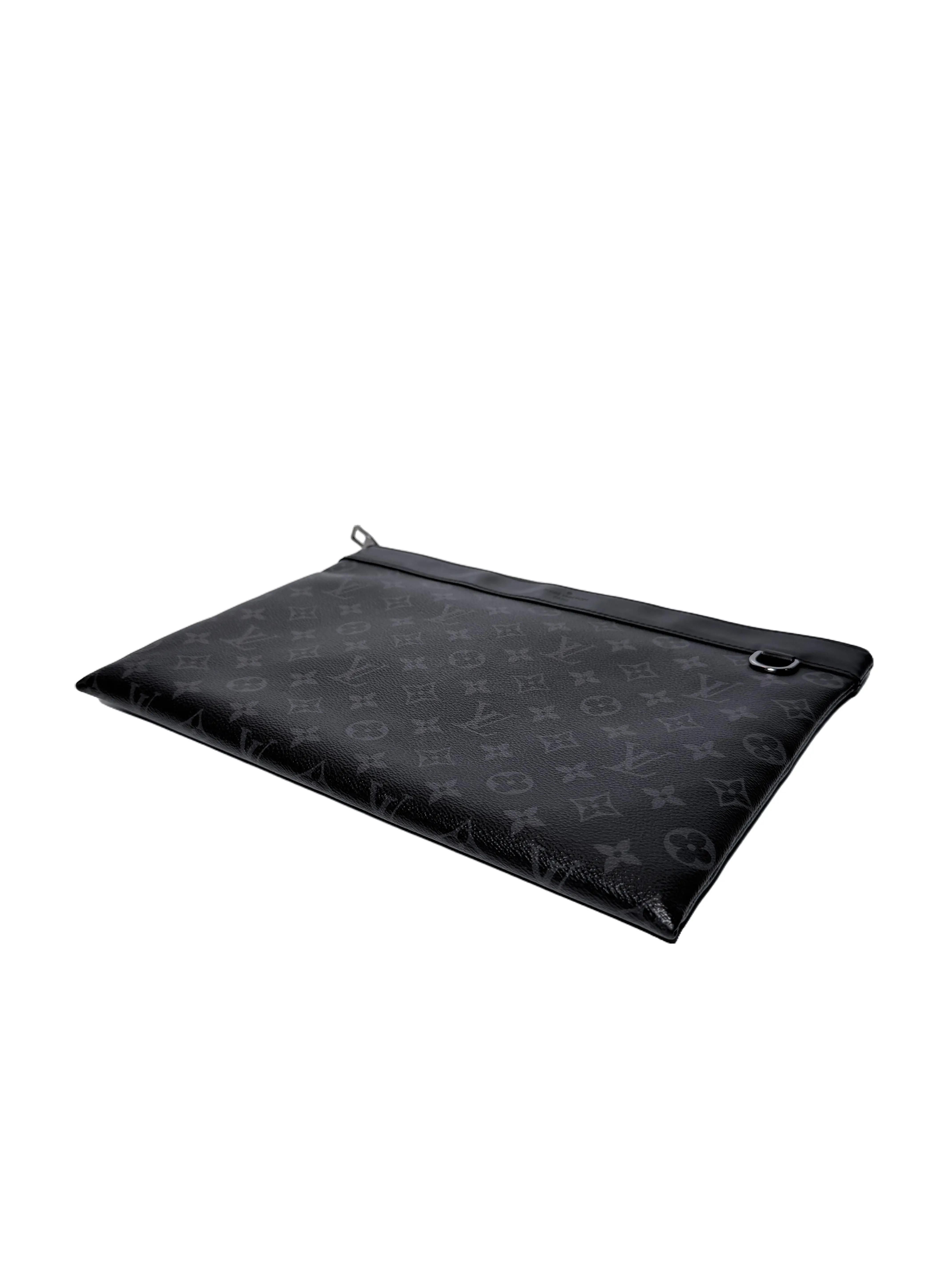 Pre-owned Louis Vuitton Canvas Clutches & Wristlets Authentic Monogram Eclipse Discovery Pochette GM M62291 Black/Grey Clutch Bag with Cowhide Trim & Top Zip Closure