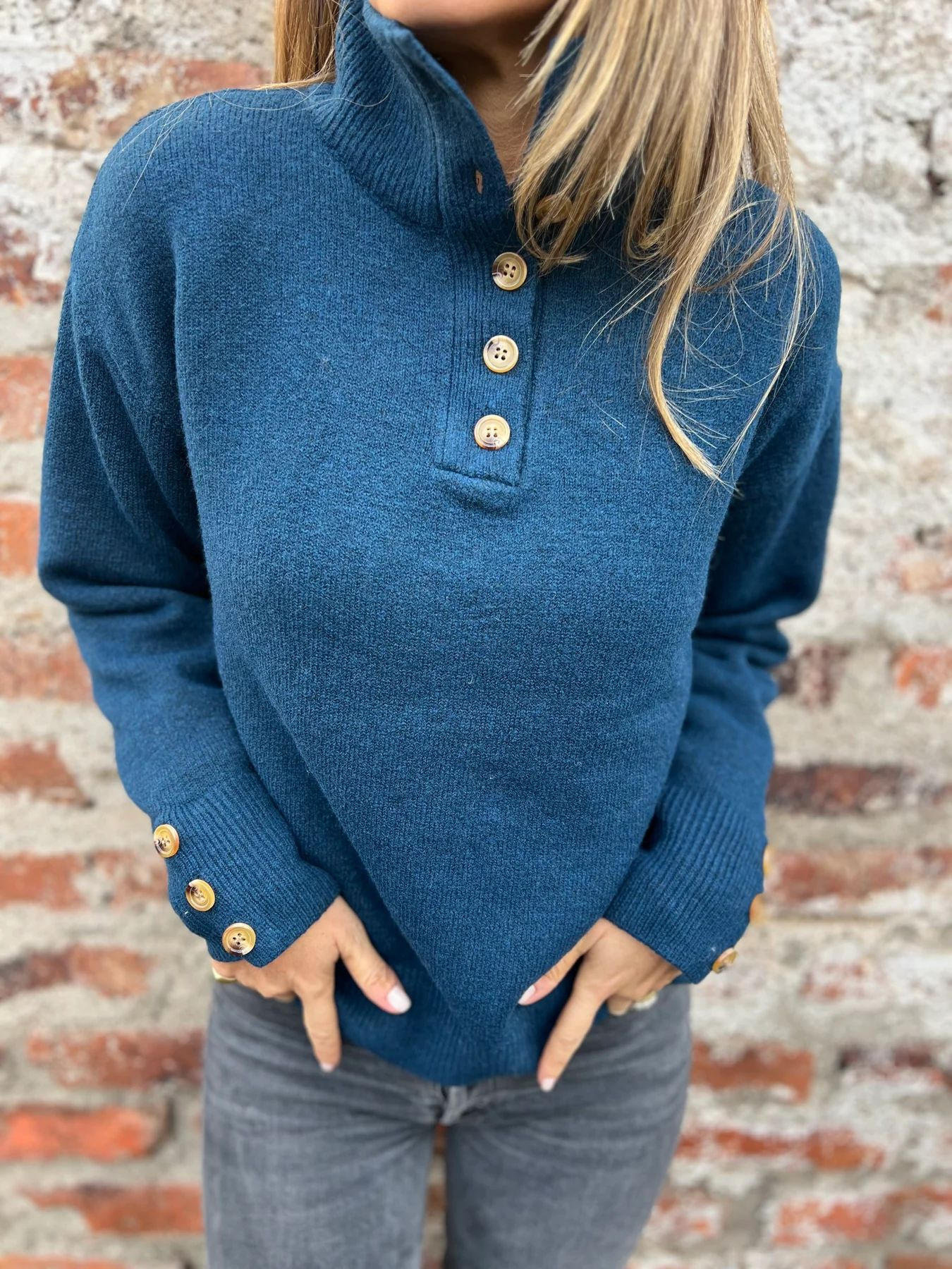 Soldes déstockage 2025 🔥 Sweat femme à col haut avec boutons design exclusif