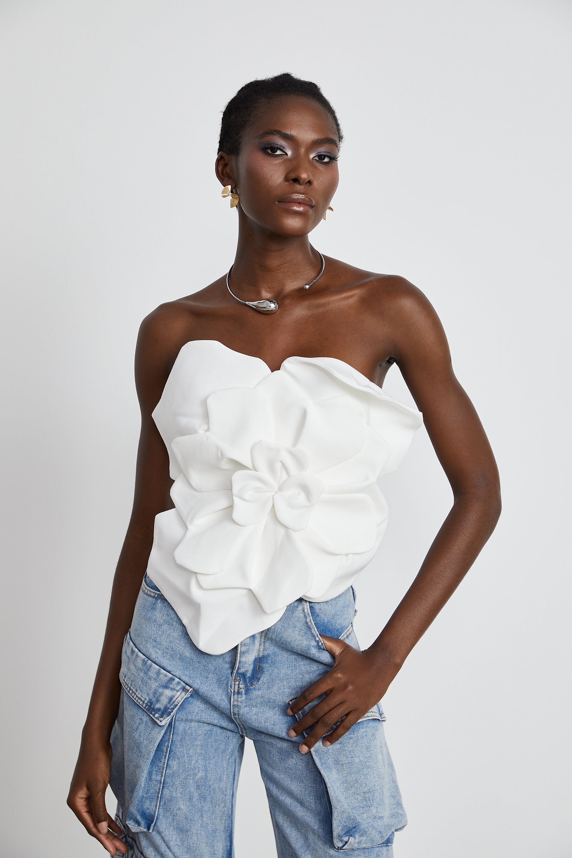 BOVERA Flower Motif Bustier フラワー トップス Pénélope White Floral Off-Shoulder Top – Miss Rosier - Women's