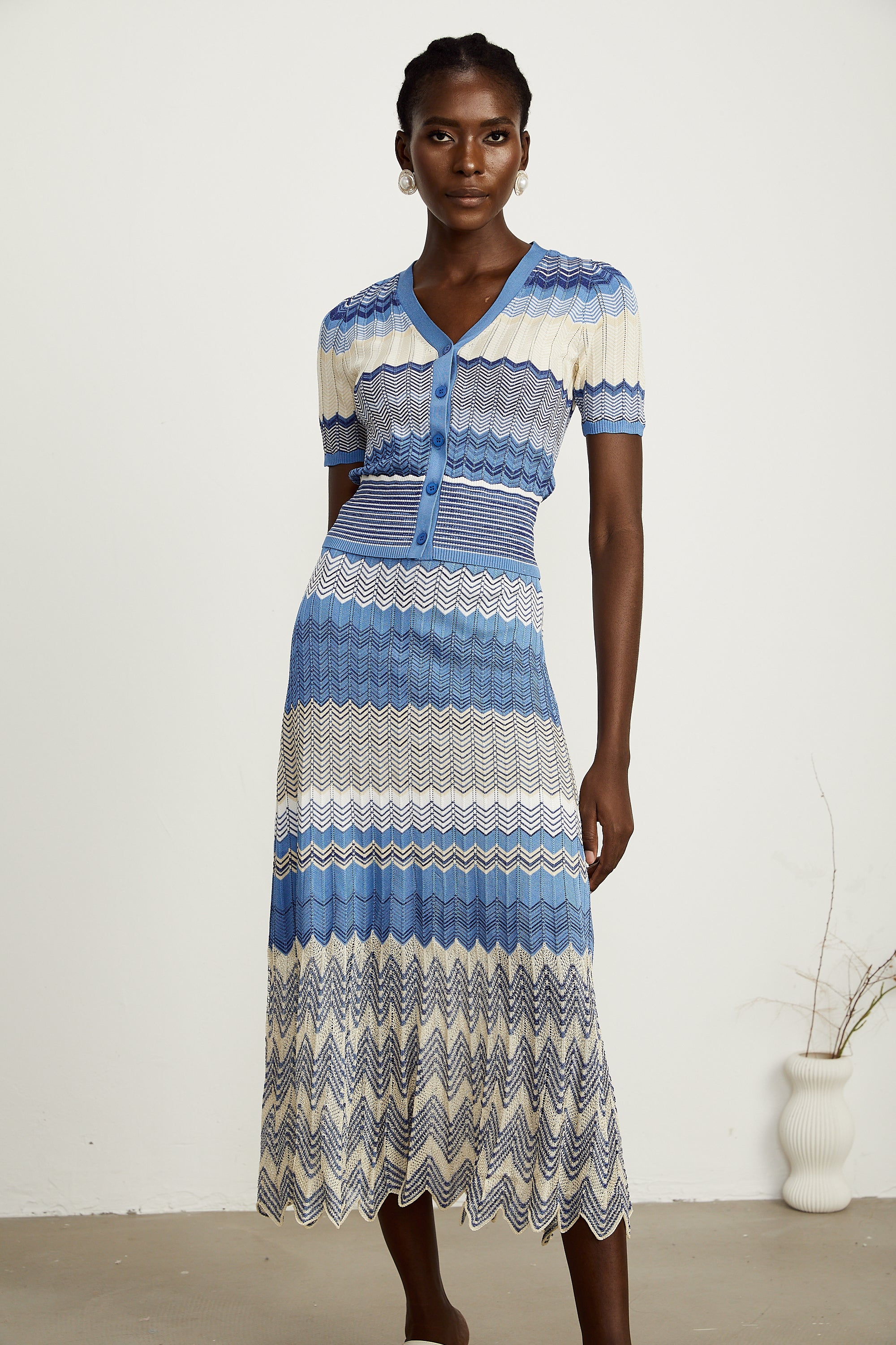 Daniela blue zigzag-design knit top & skirt matching set – Miss