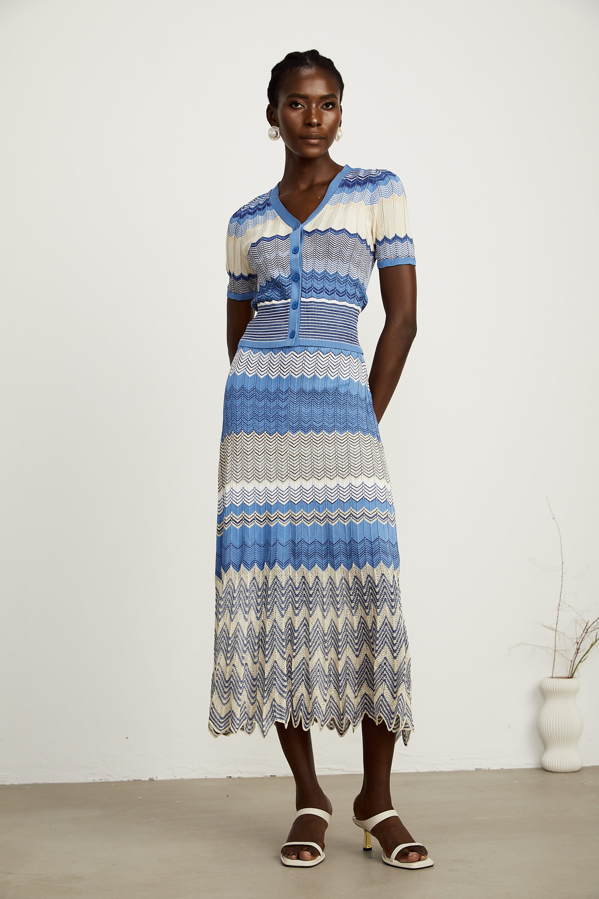Daniela blue zigzag-design knit top & skirt matching set – Miss