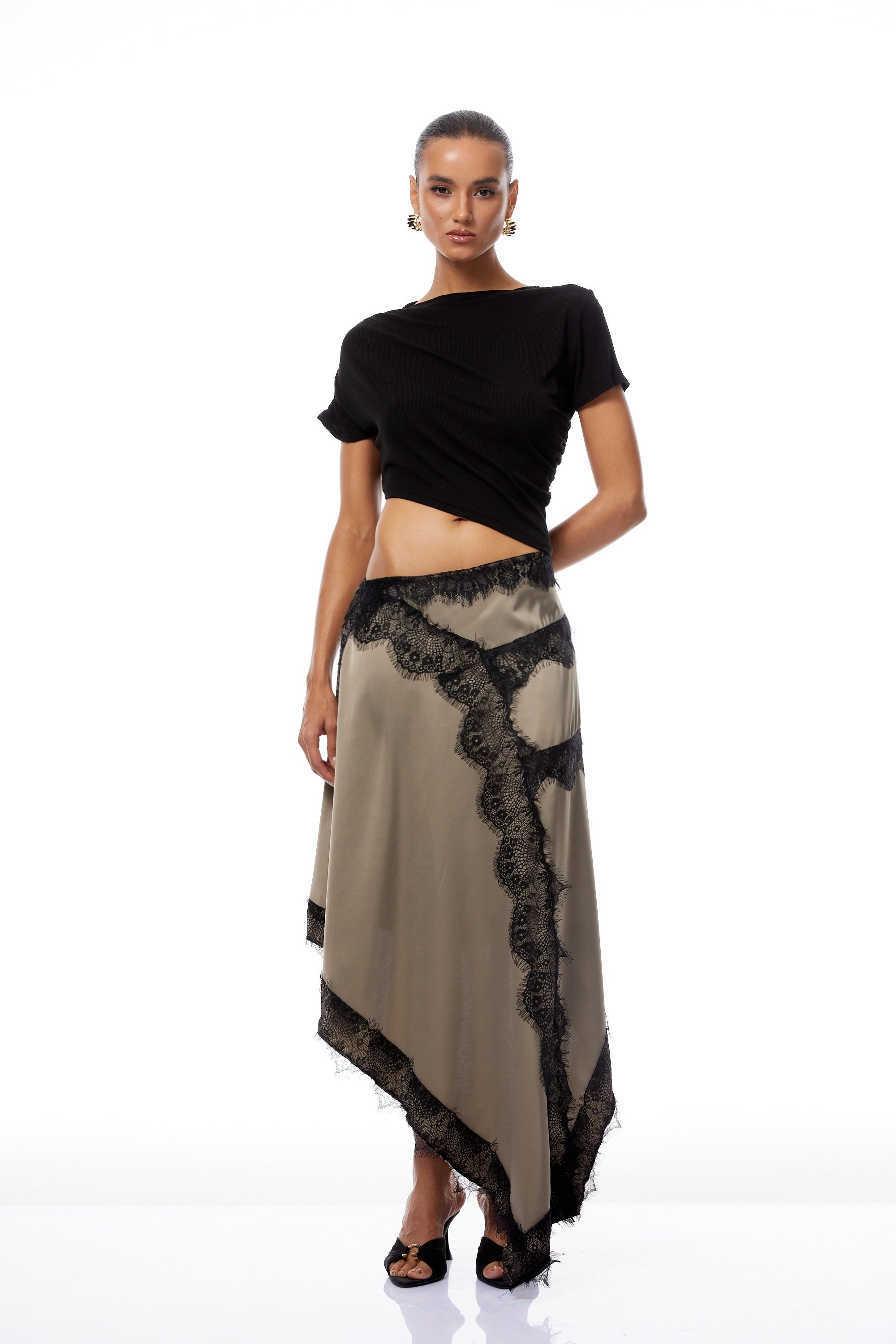 Asymmetric Lace-trimmed Woven Maxi Skirt in green