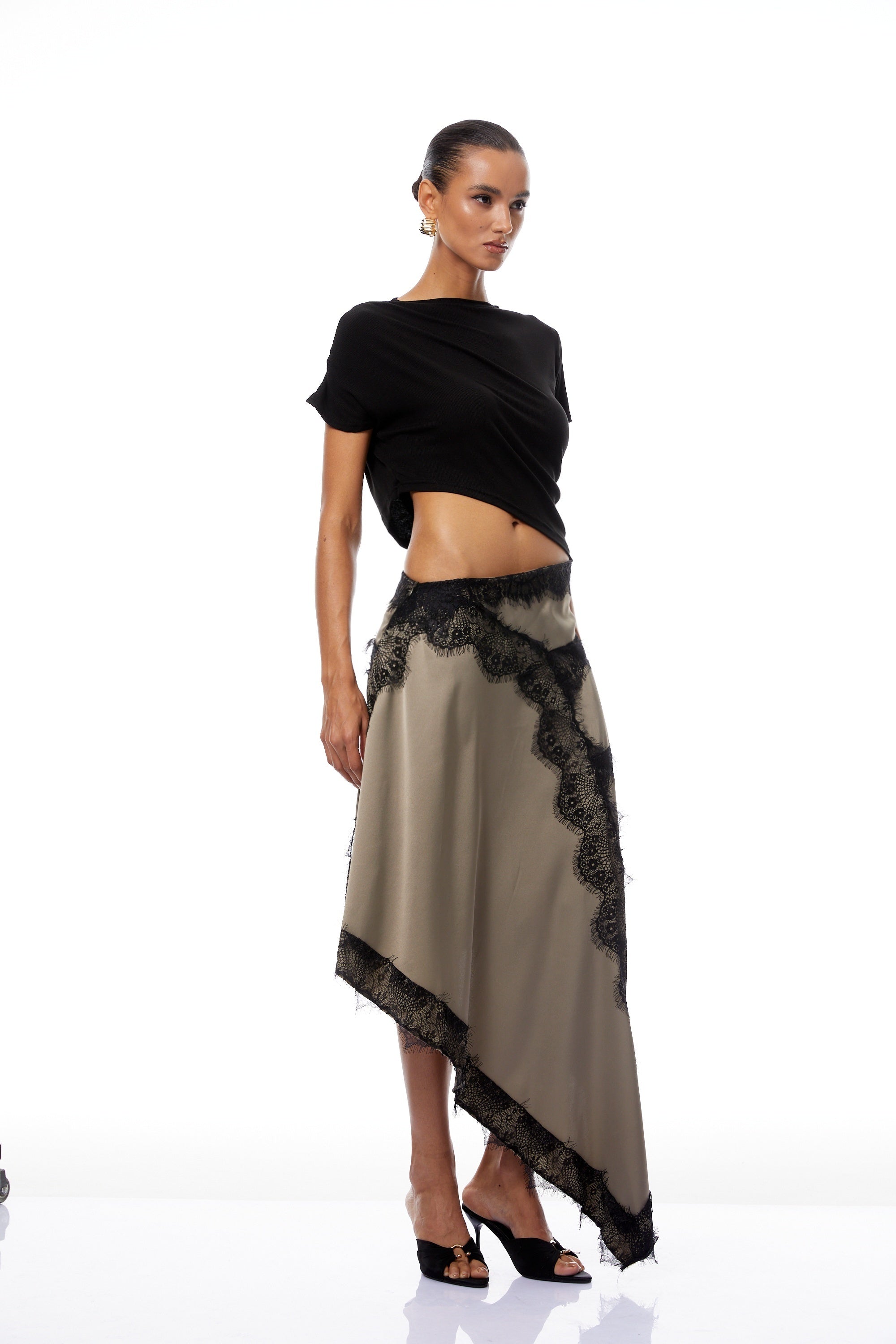 Asymmetric Lace-trimmed Woven Maxi Skirt in green