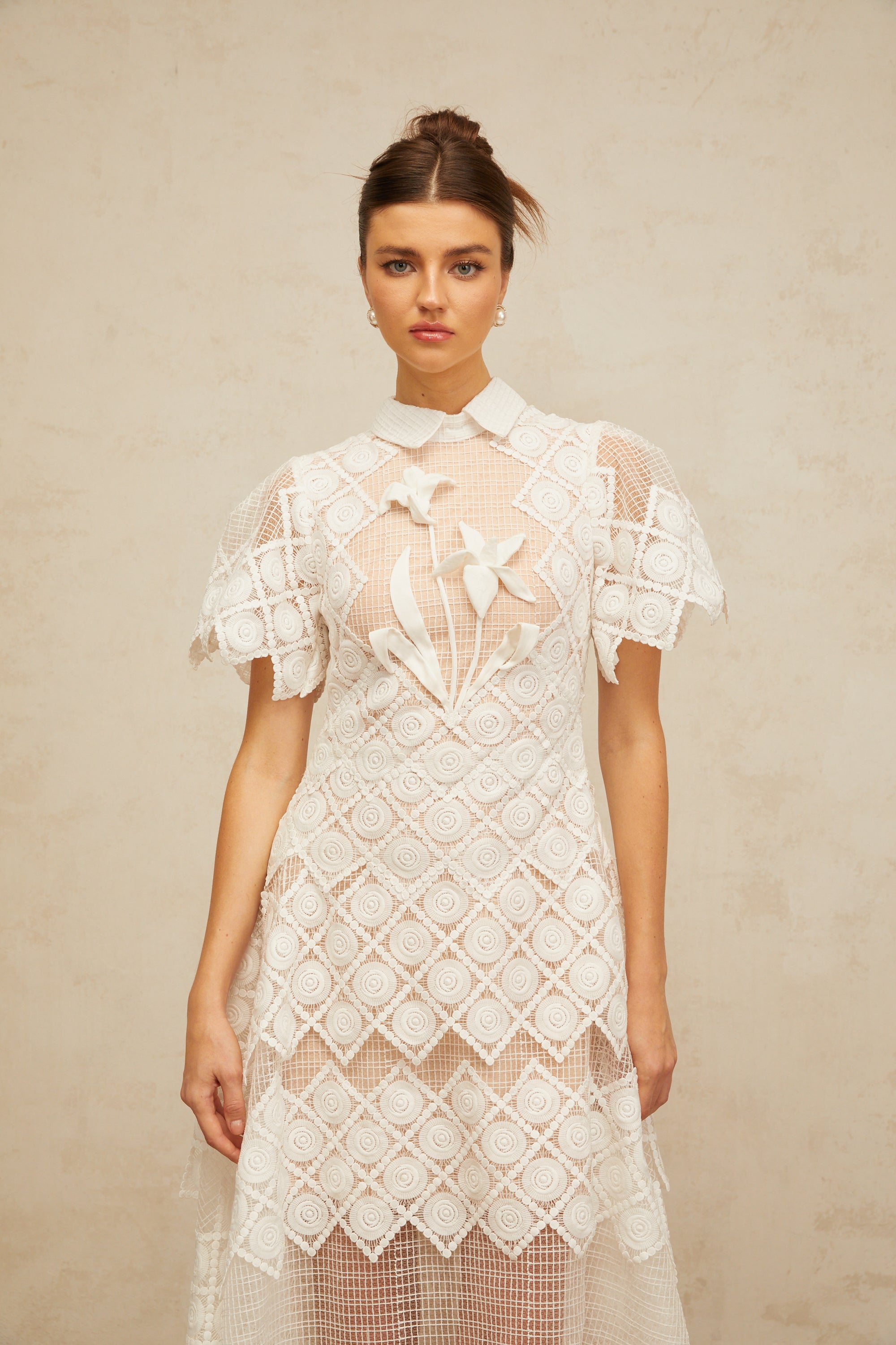 シ*】様 アナベル フラワーチュールミディドレス　miss rosier Yasmine White Floral-embroidered Midi Dress – Miss Rosier