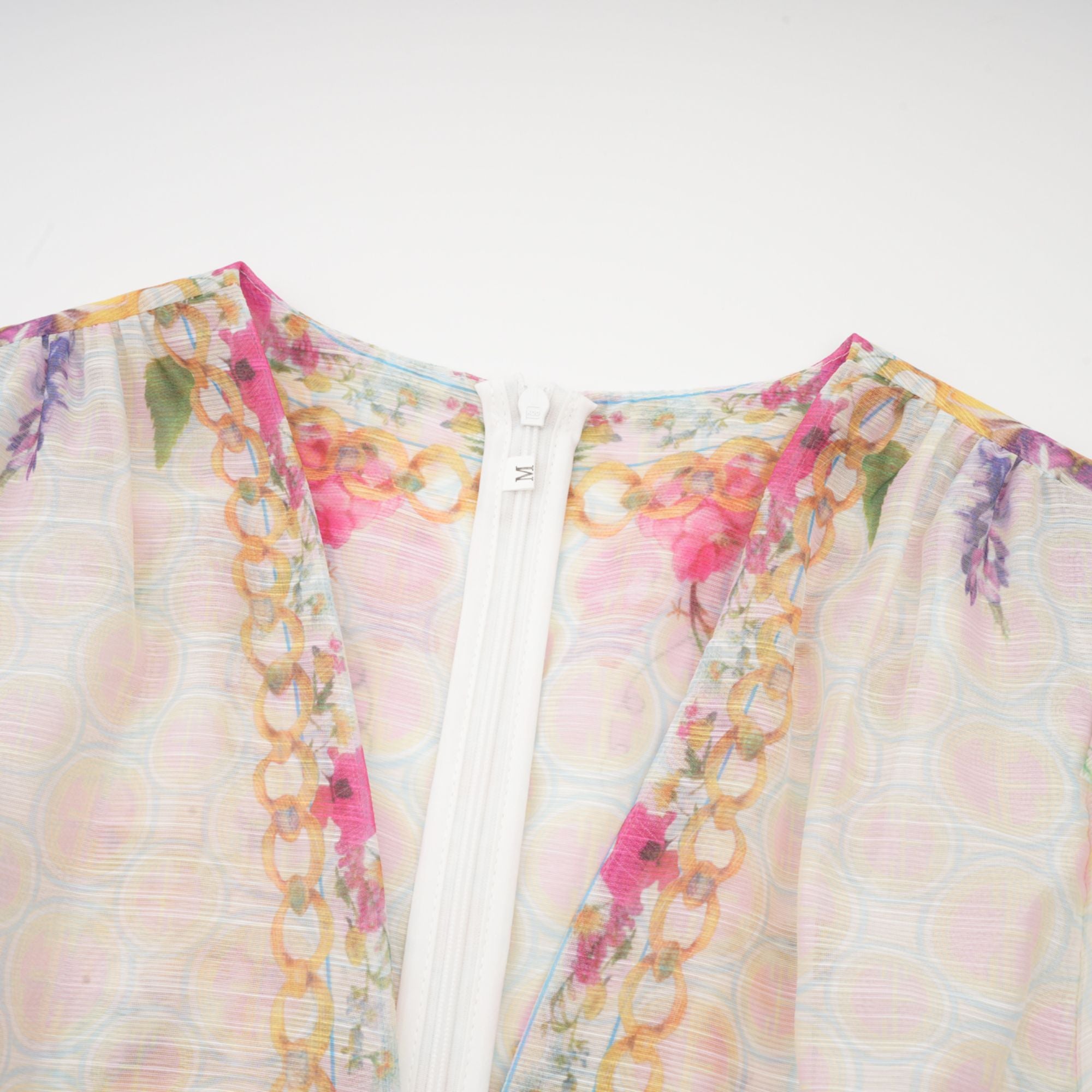 Floral V-neck mini dress with voluminous long sleeves