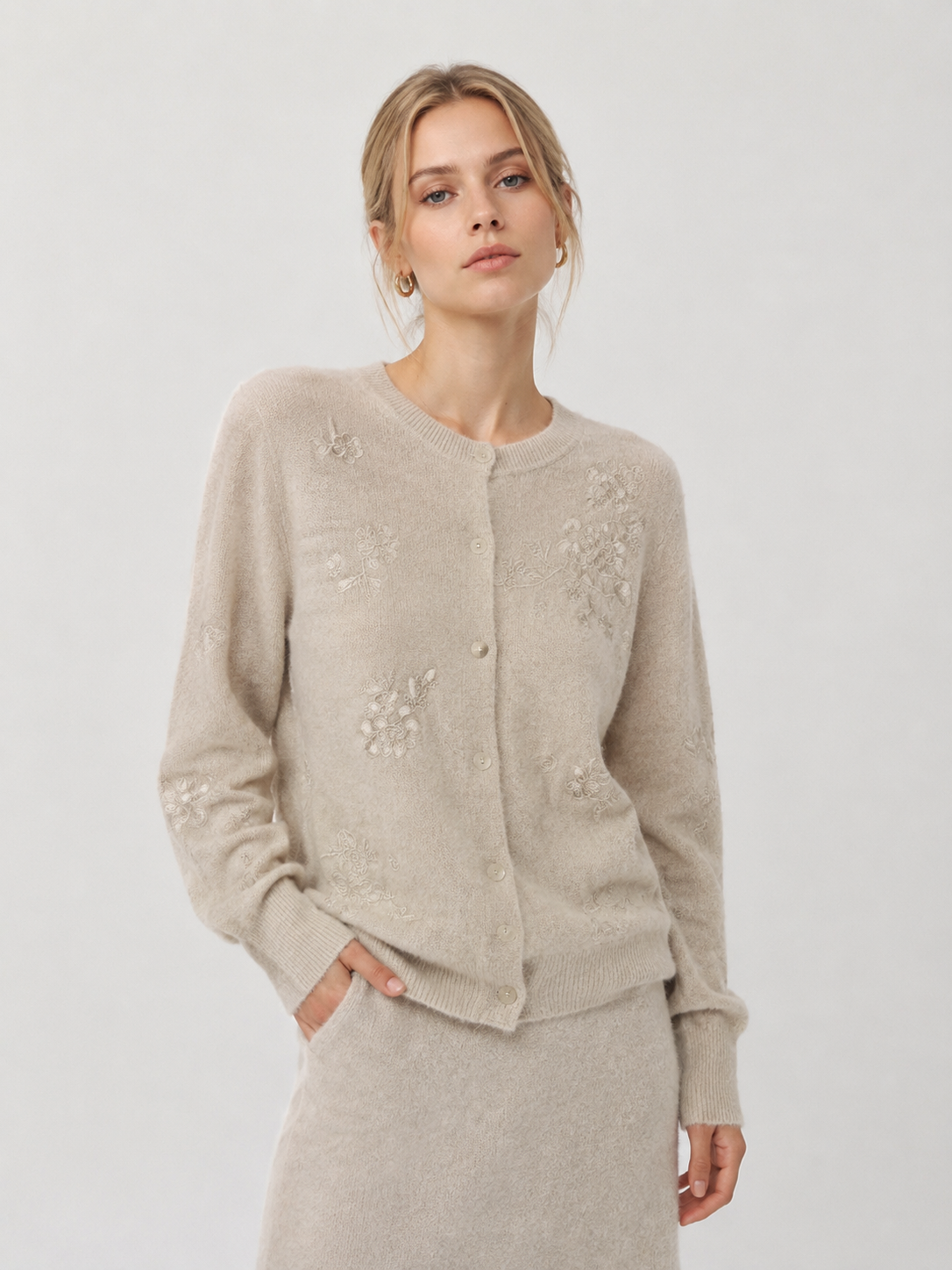 Custom Women's Cardigan Sweater Floral Embroidery Pearl Button Knit Jacket OEM Elegant Ladies Knitwear