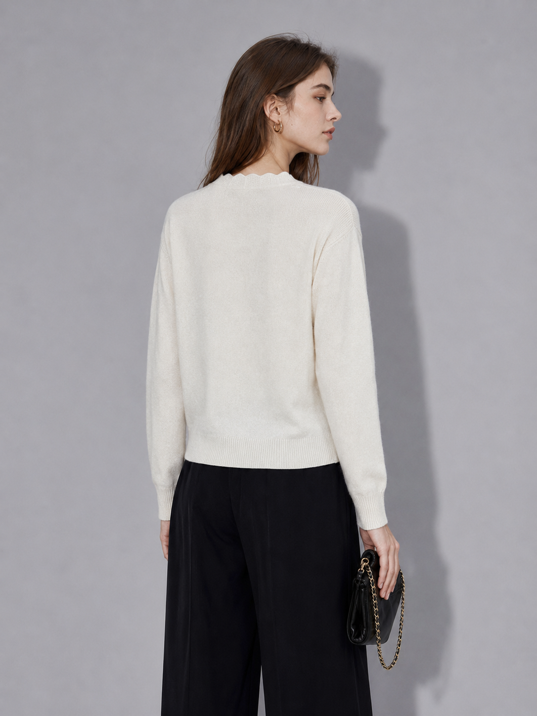 Knitted cardigan with wave-edge design, long-sleeved cream-colored sweater coat, factory direct price, women's top, fashionable and versatile
